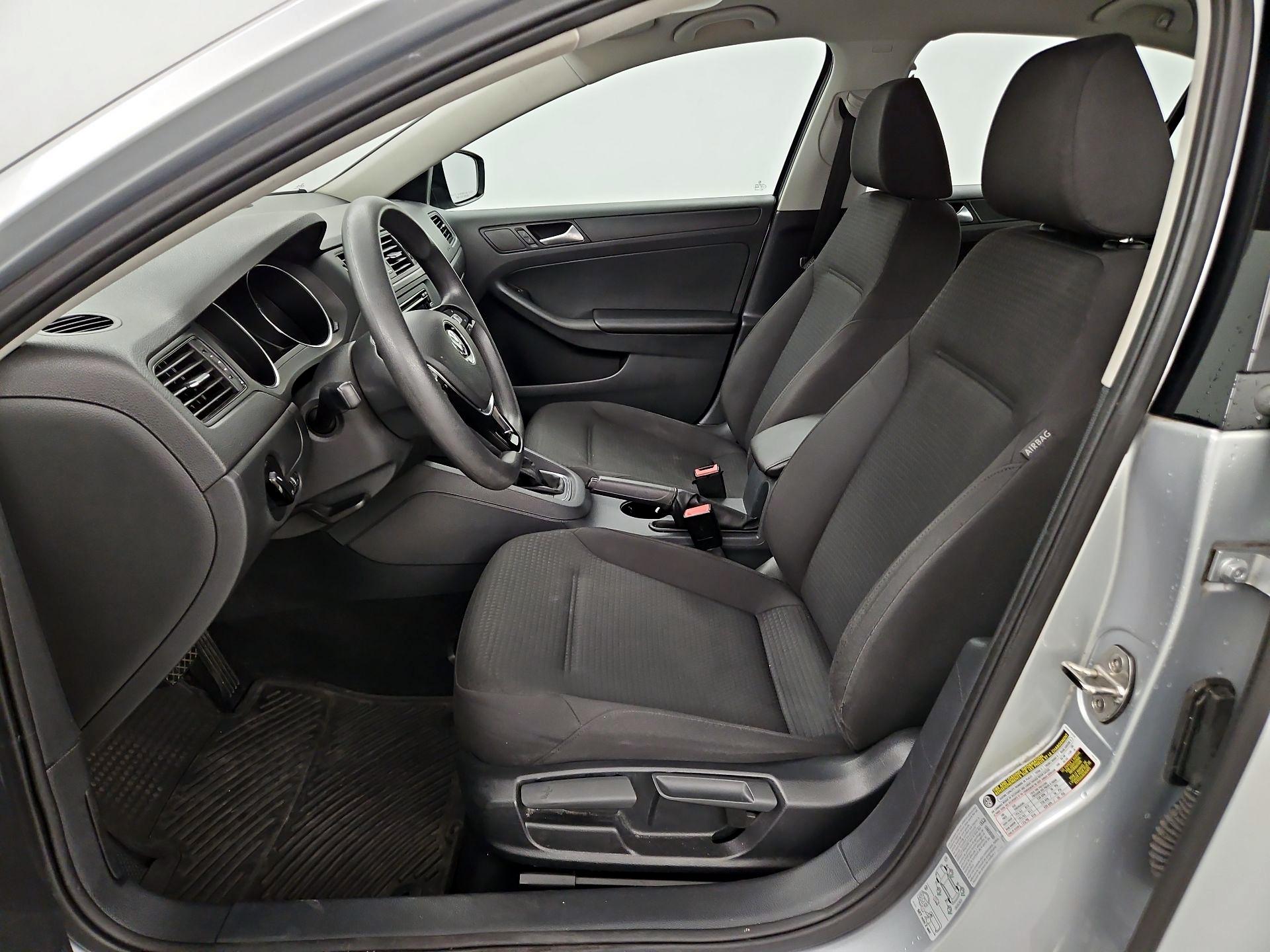 Thumbnail: 2015 Volkswagen Jetta - 11