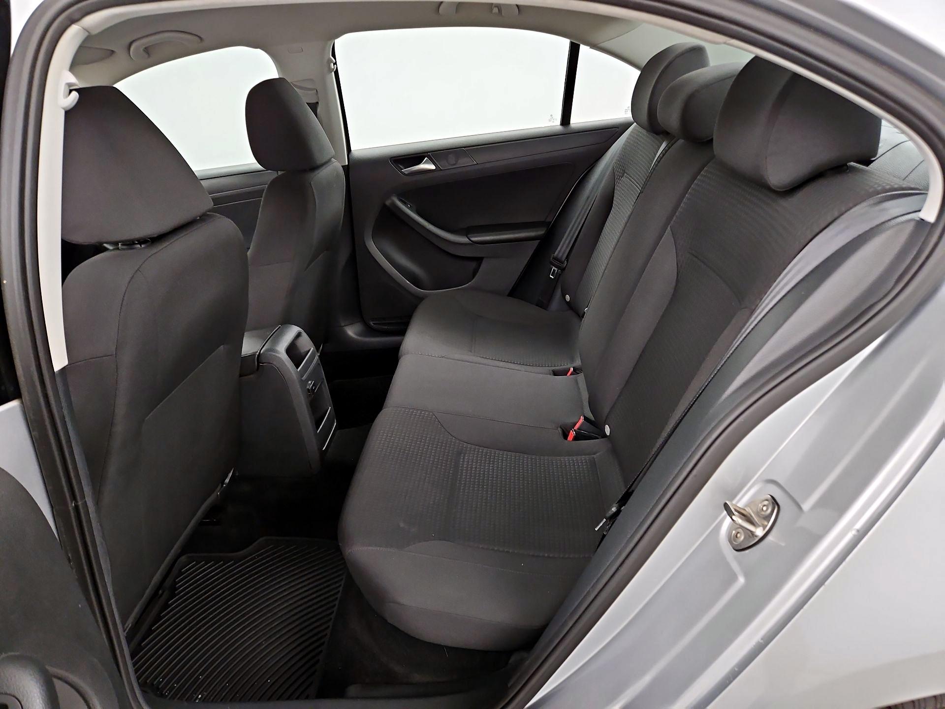 Thumbnail: 2015 Volkswagen Jetta - 19