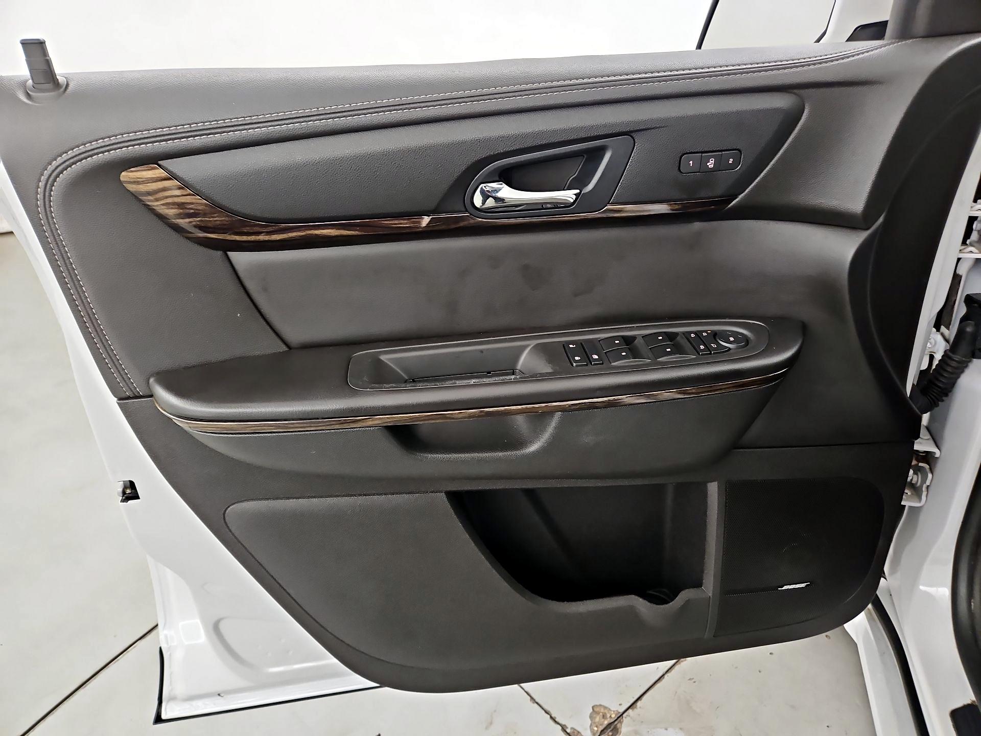 Thumbnail: 2016 GMC Acadia - 12