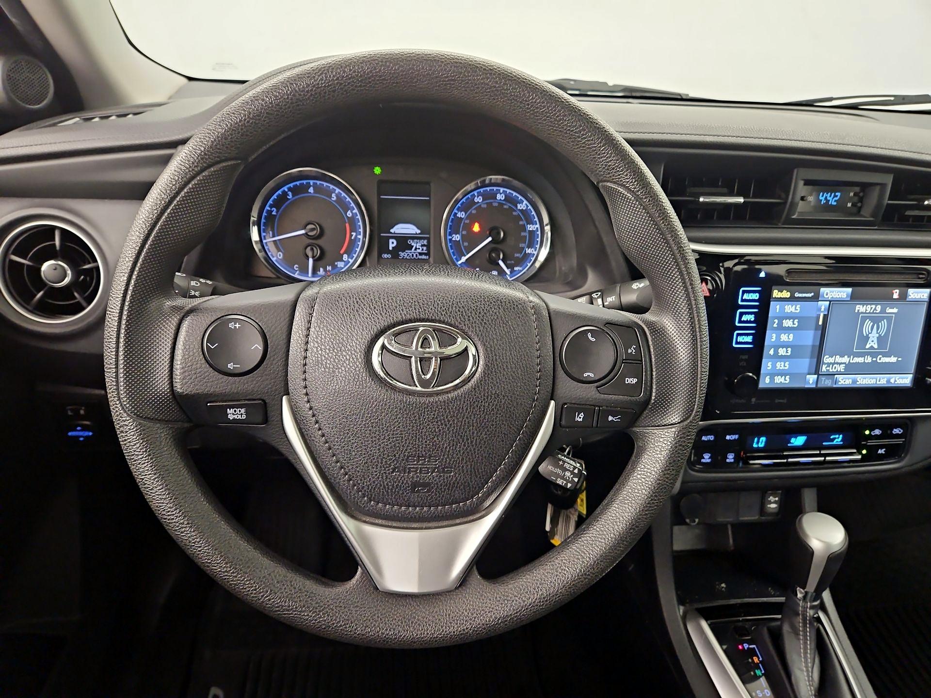 Thumbnail: 2017 Toyota Corolla - 10