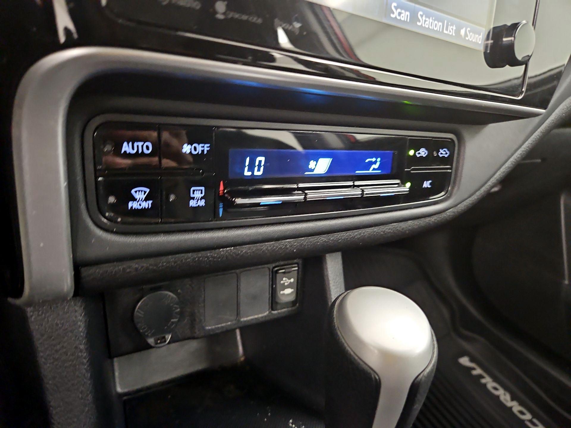 Thumbnail: 2017 Toyota Corolla - 16