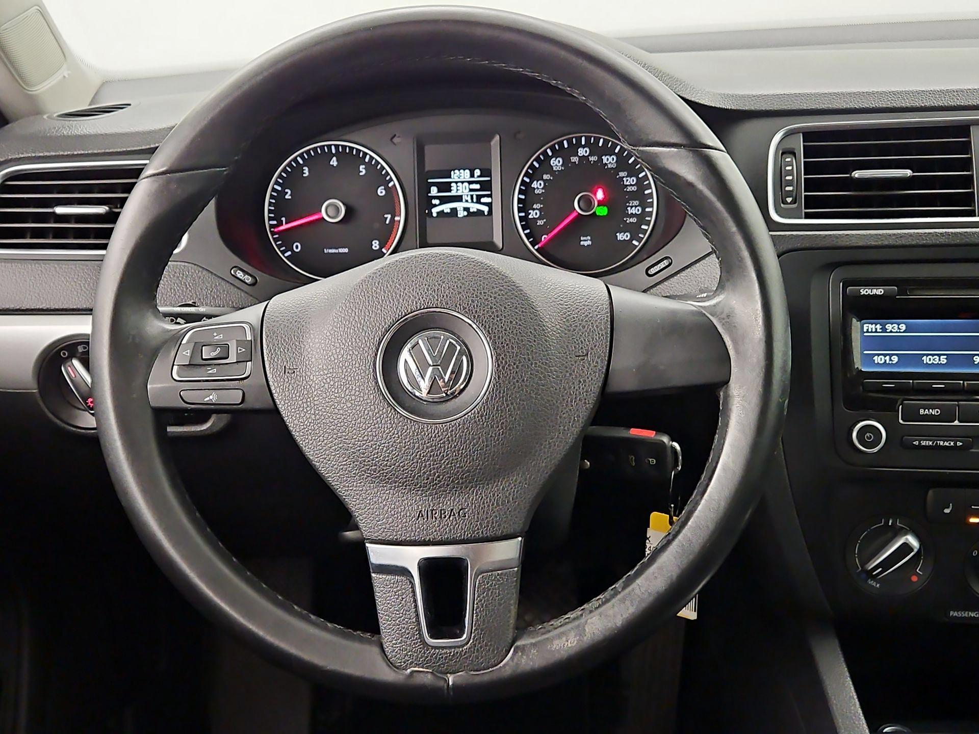 Thumbnail: 2014 Volkswagen Jetta - 10