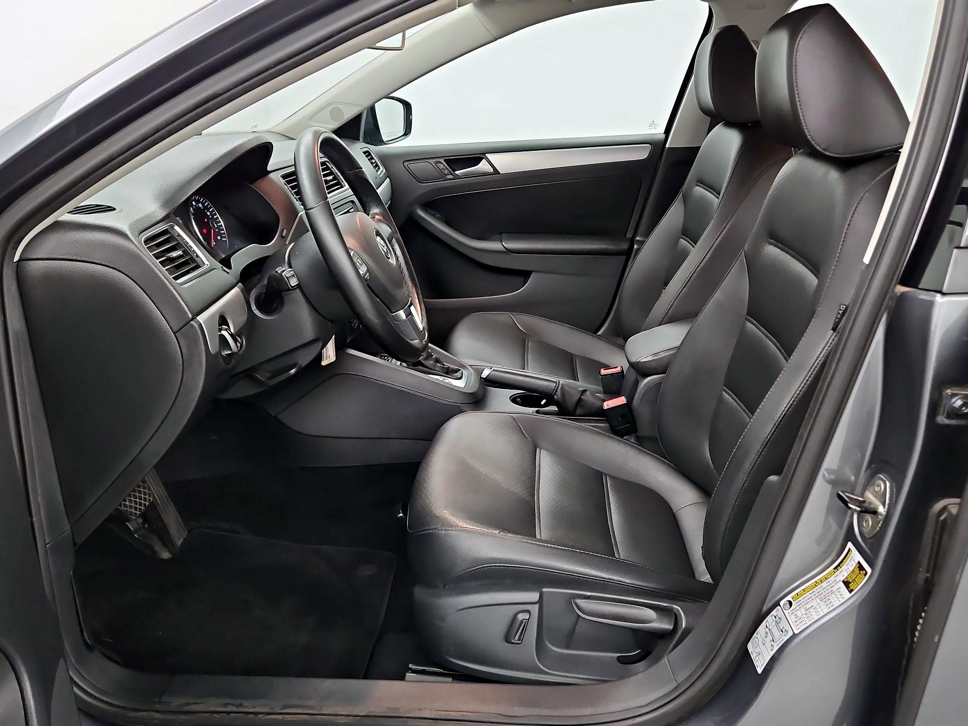 Thumbnail: 2014 Volkswagen Jetta - 11