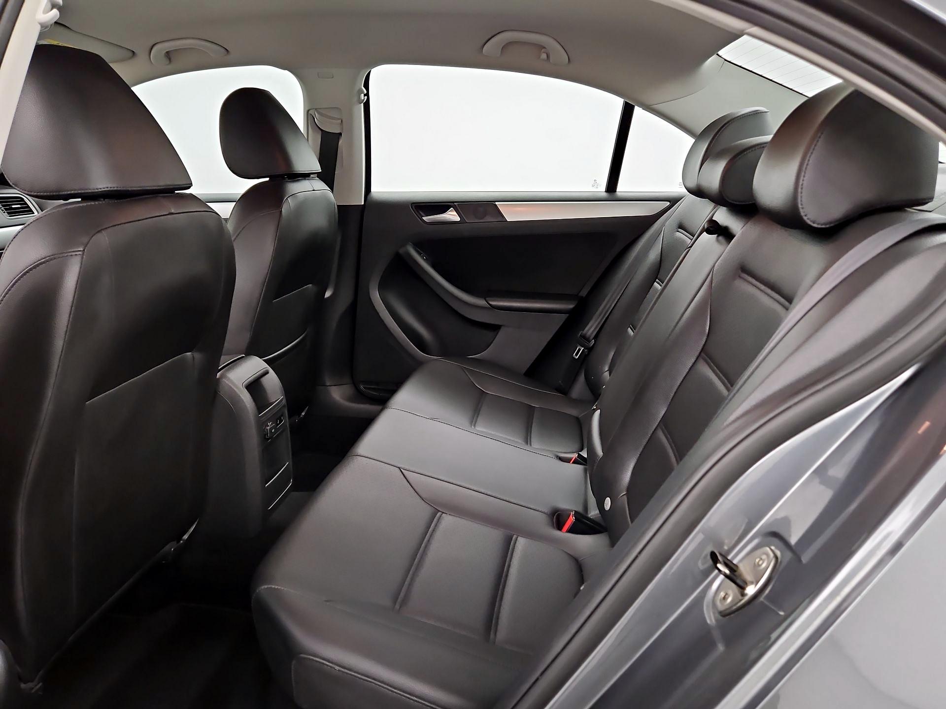 Thumbnail: 2014 Volkswagen Jetta - 18