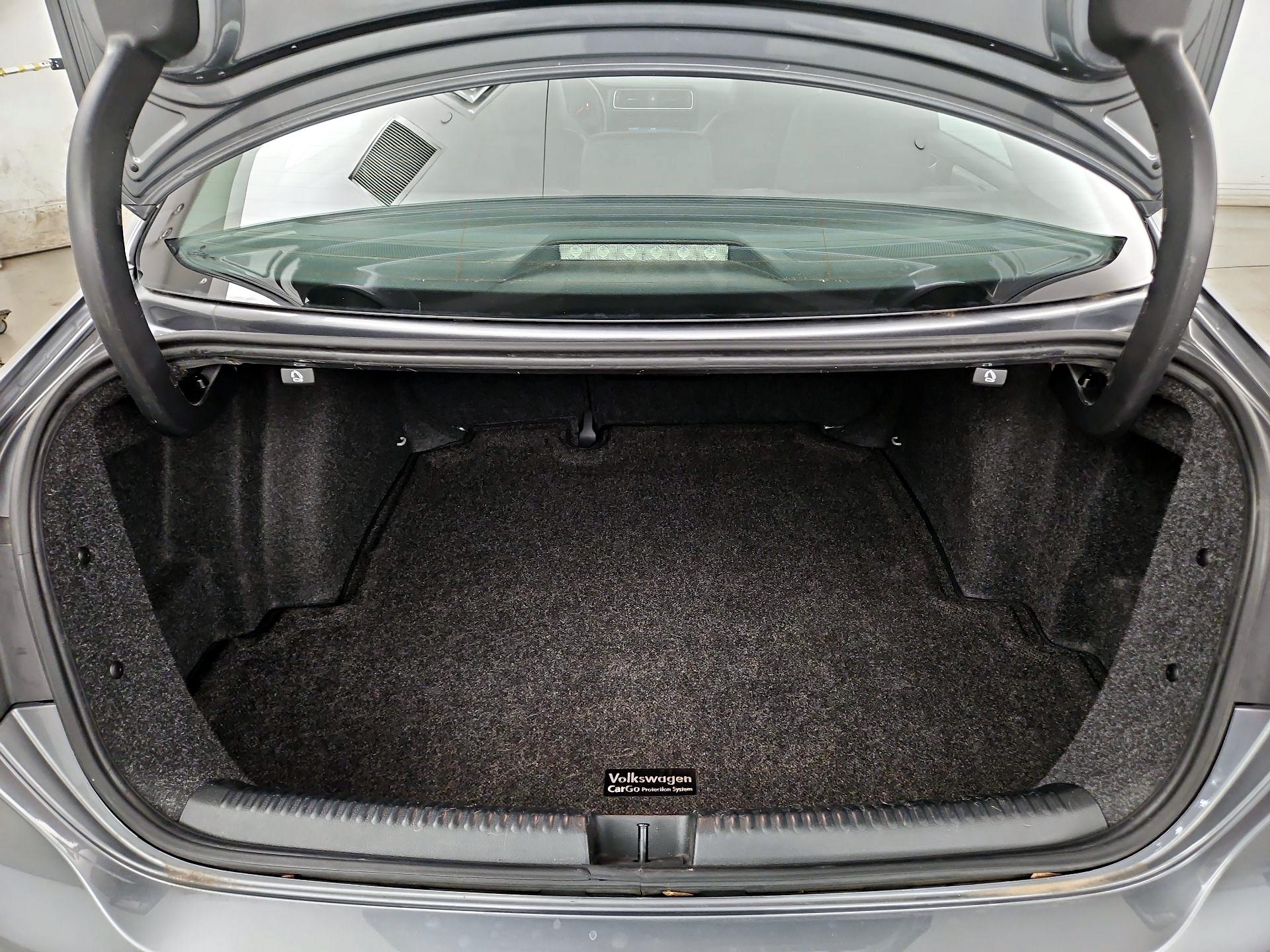 Thumbnail: 2014 Volkswagen Jetta - 19