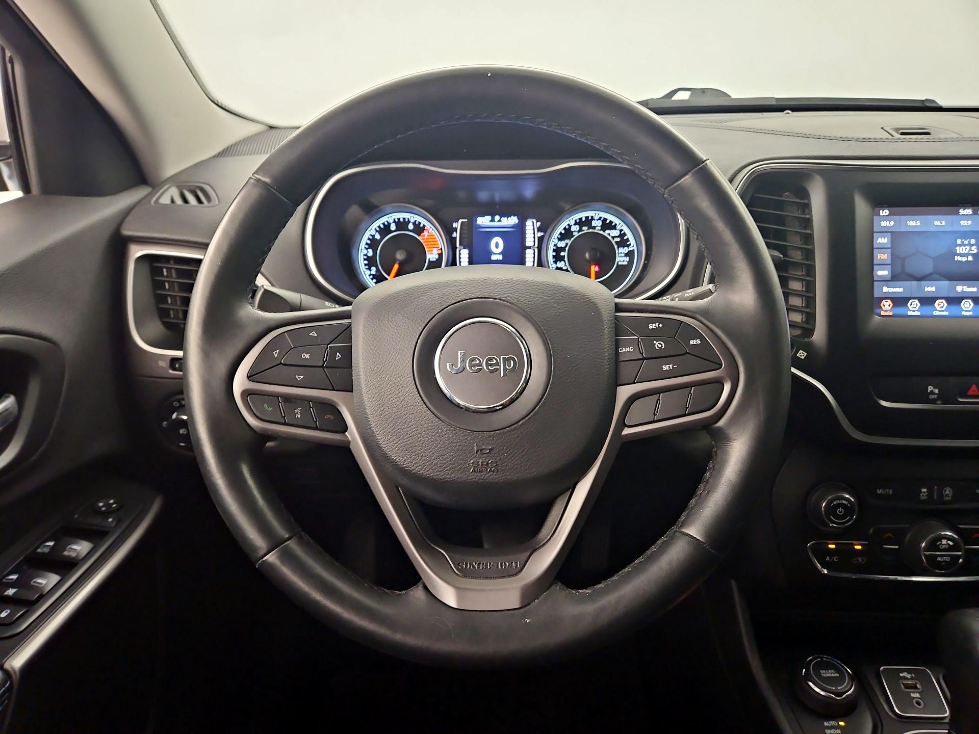 Thumbnail: 2019 Jeep Cherokee - 10