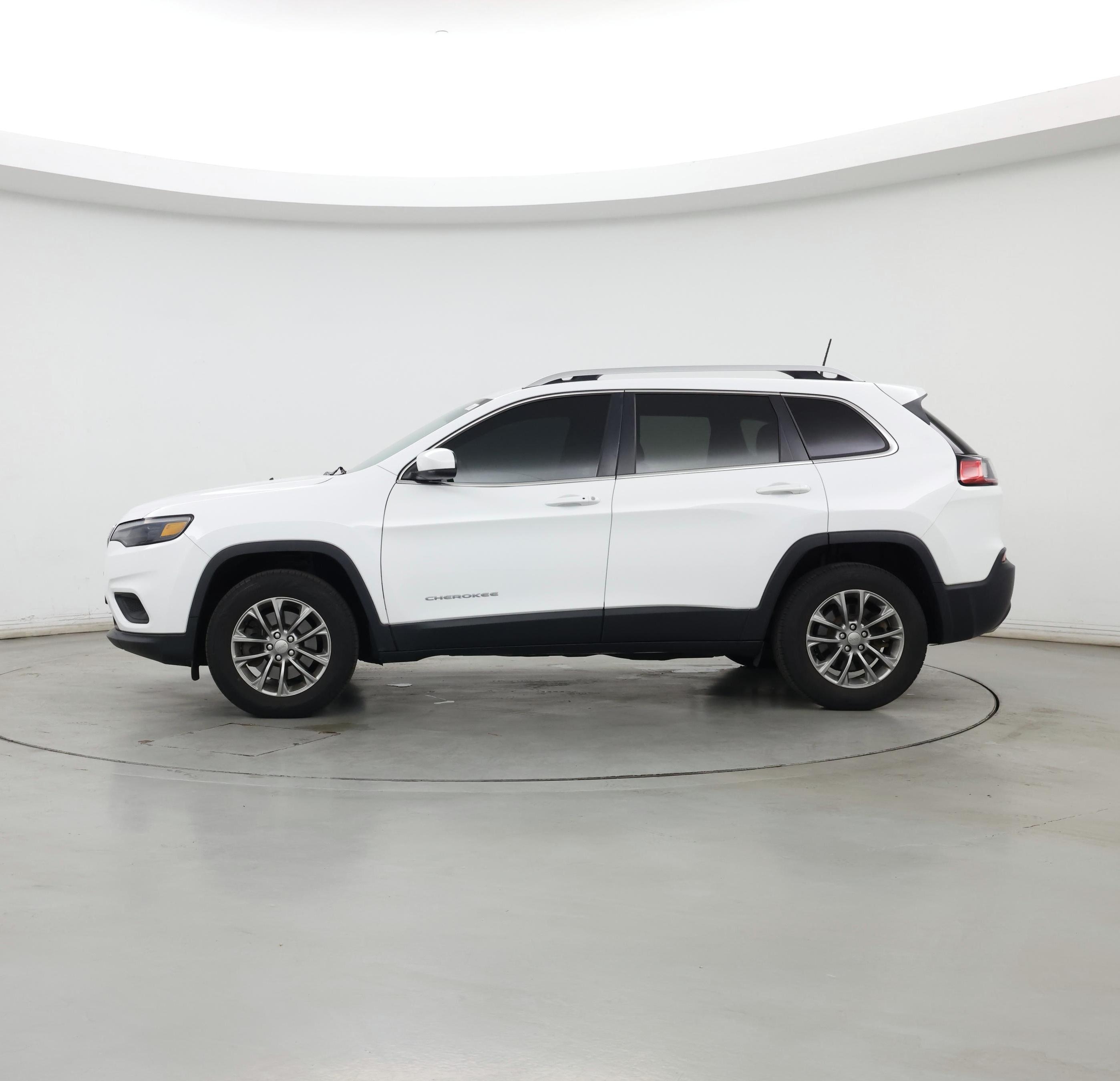Thumbnail: 2019 Jeep Cherokee - 3