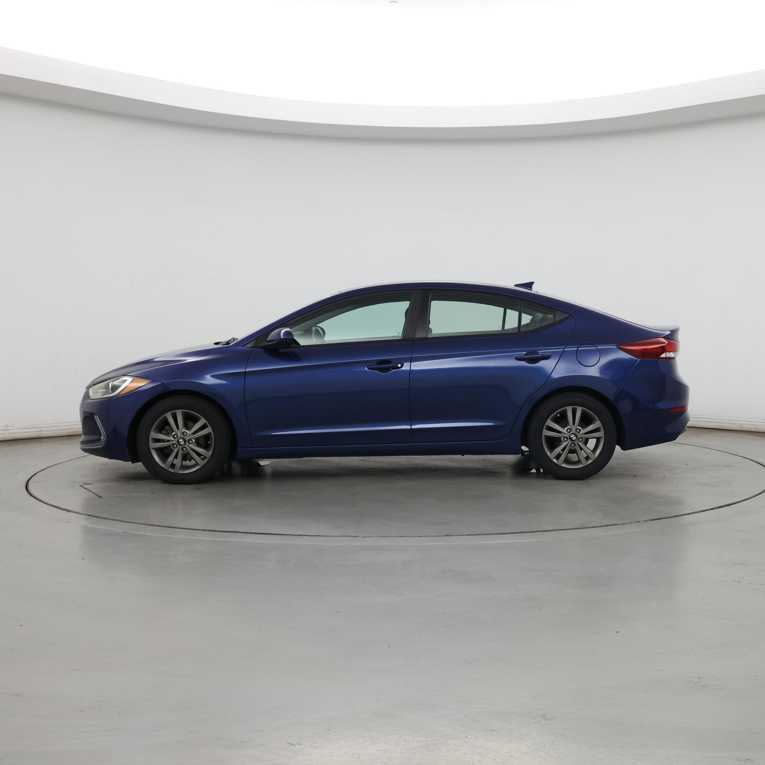 Thumbnail: 2017 Hyundai Elantra - 3
