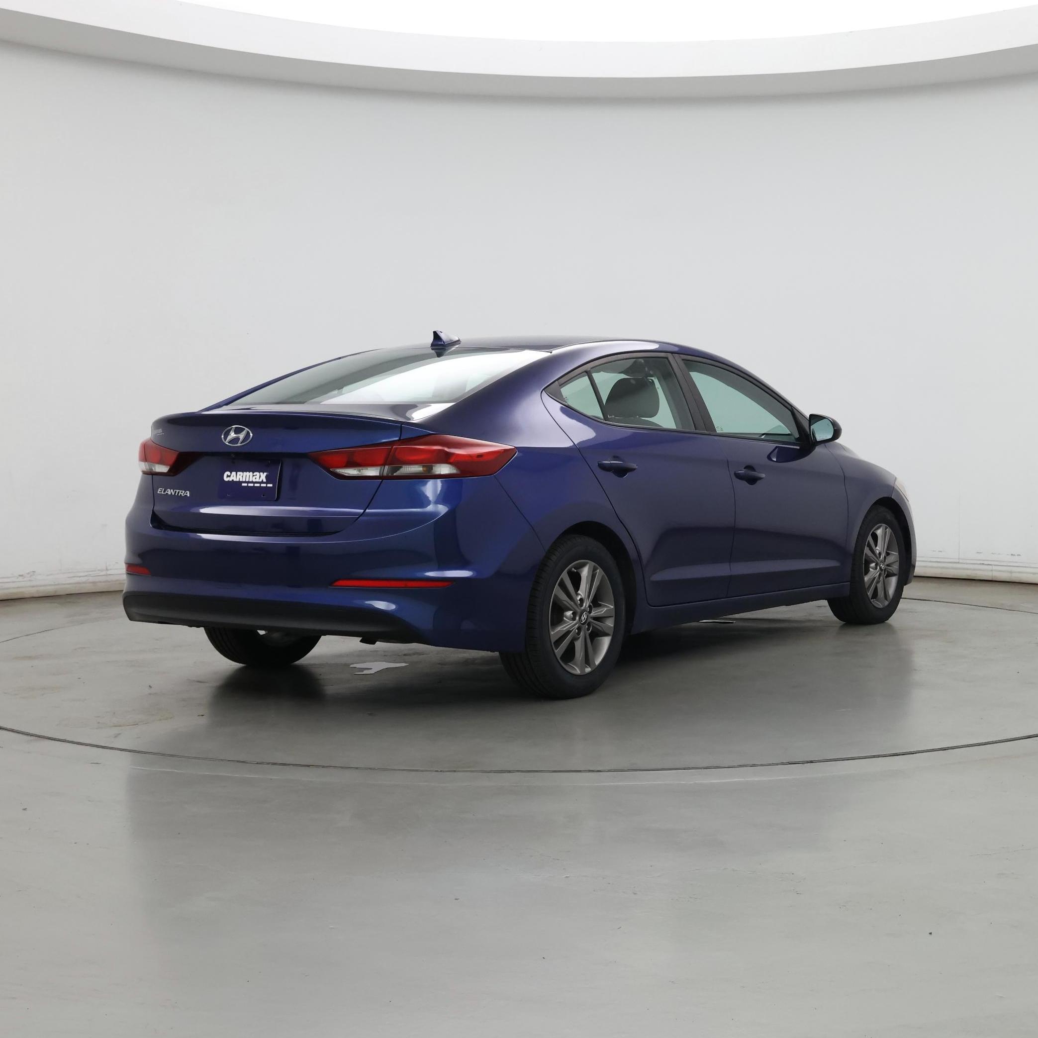 Thumbnail: 2017 Hyundai Elantra - 8