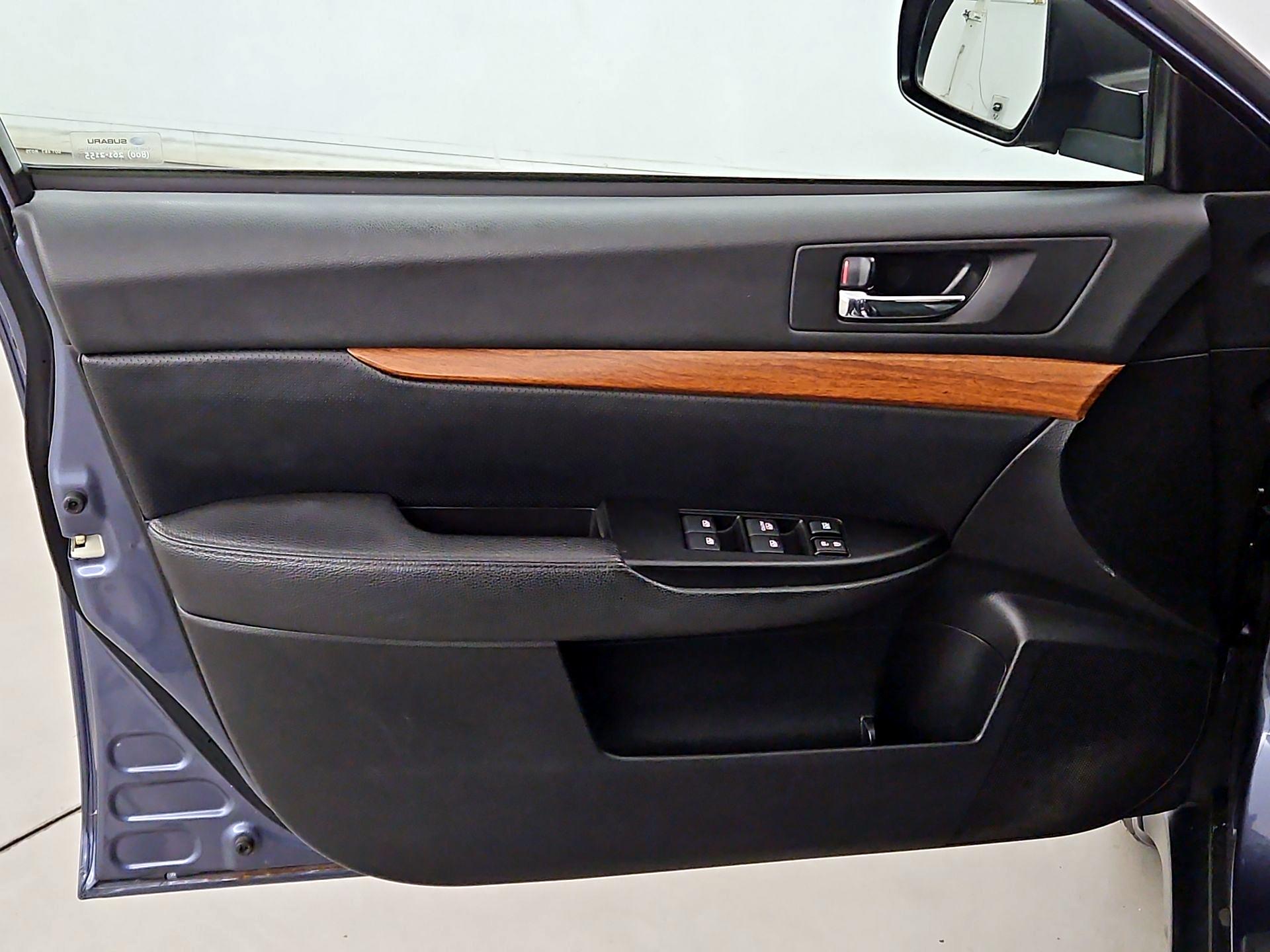 Thumbnail: 2014 Subaru Outback - 12
