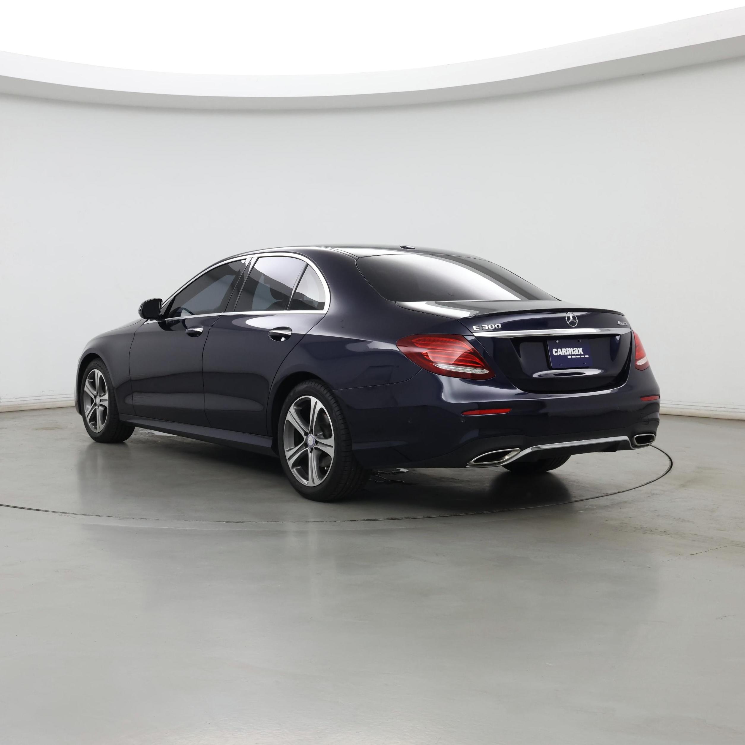 Thumbnail: 2017 Mercedes-Benz E-Class - 2