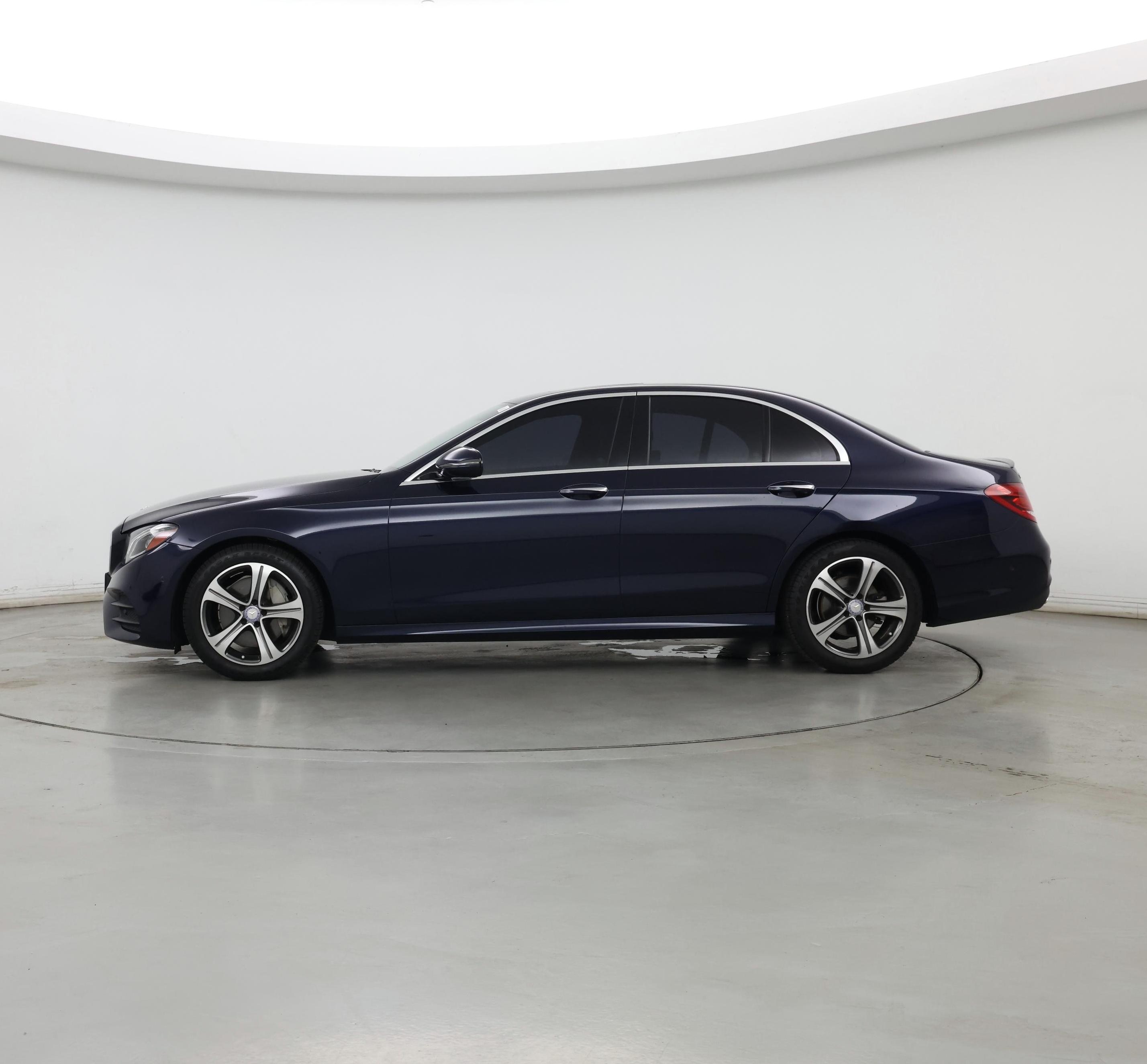 Thumbnail: 2017 Mercedes-Benz E-Class - 3
