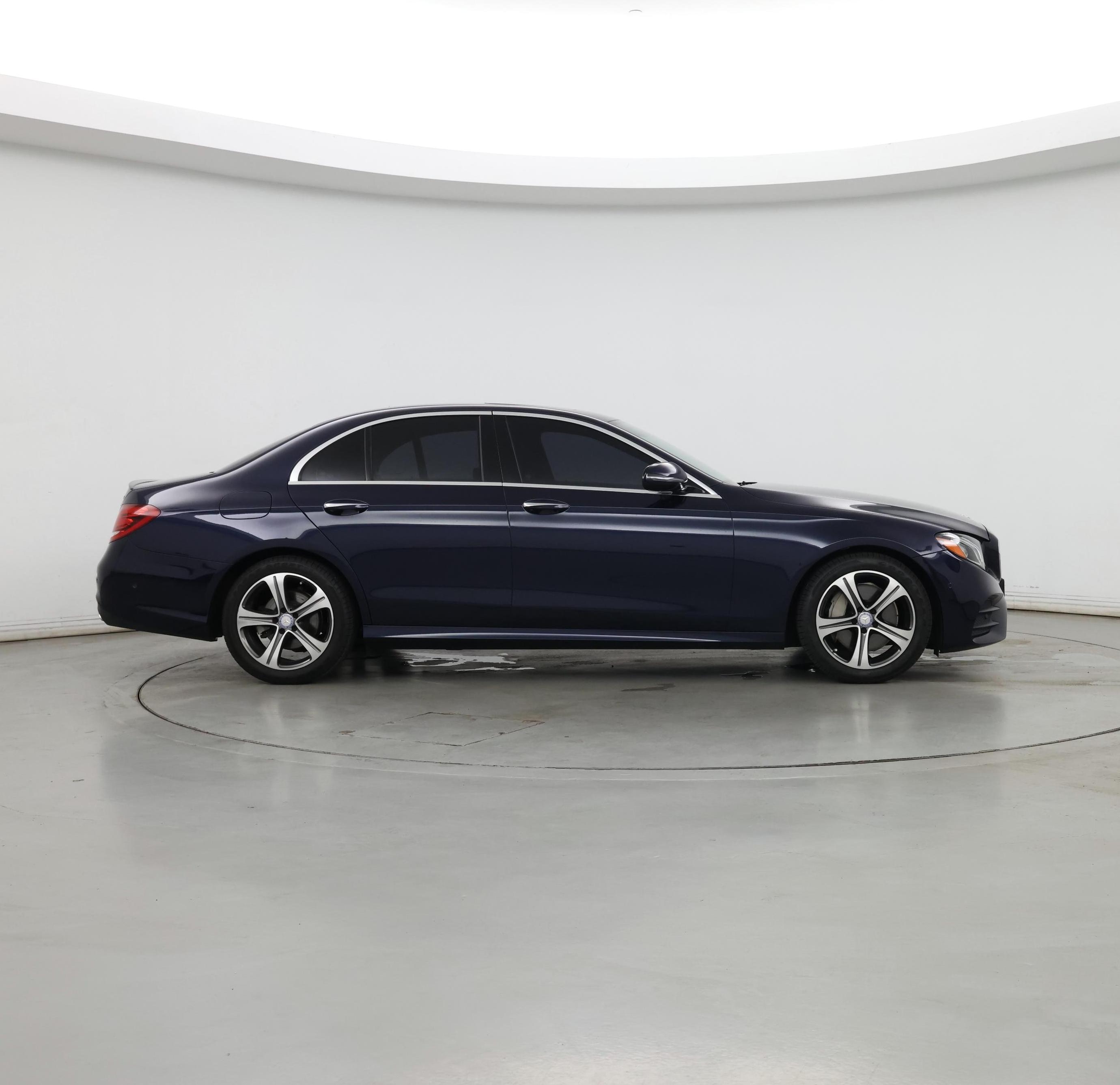 Thumbnail: 2017 Mercedes-Benz E-Class - 7