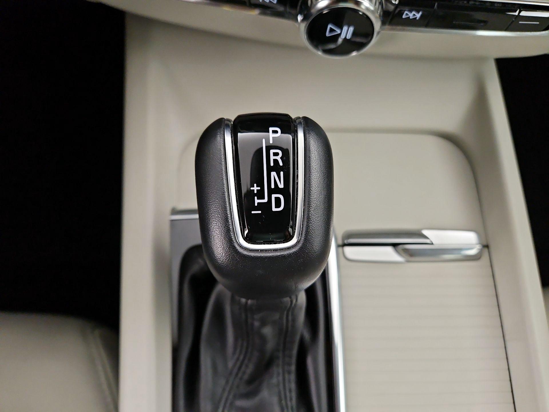 Thumbnail: 2020 Volvo XC60 - 17