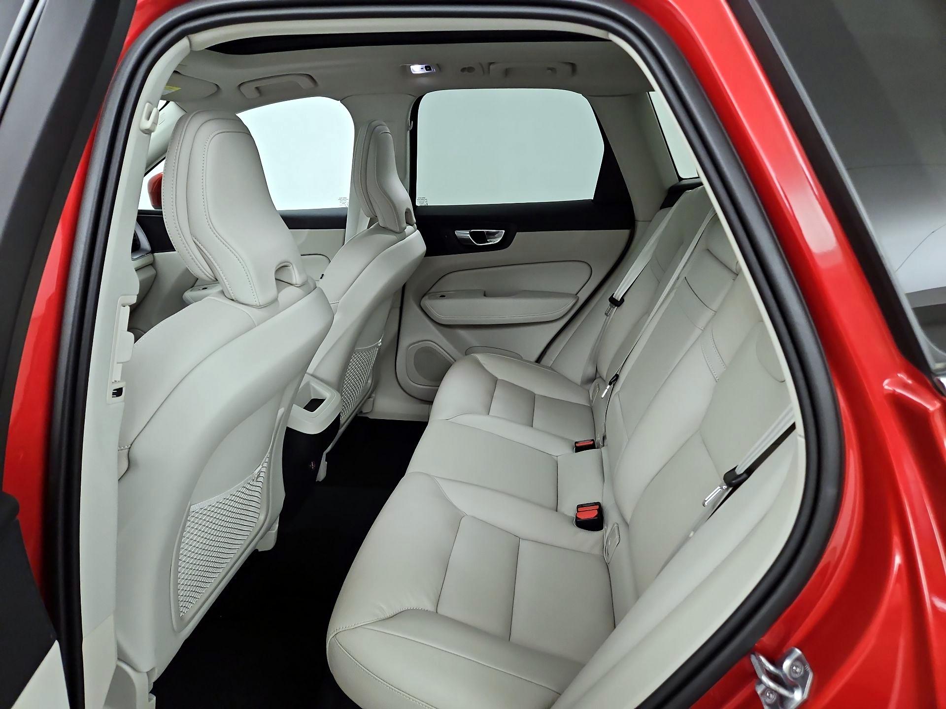 Thumbnail: 2020 Volvo XC60 - 20