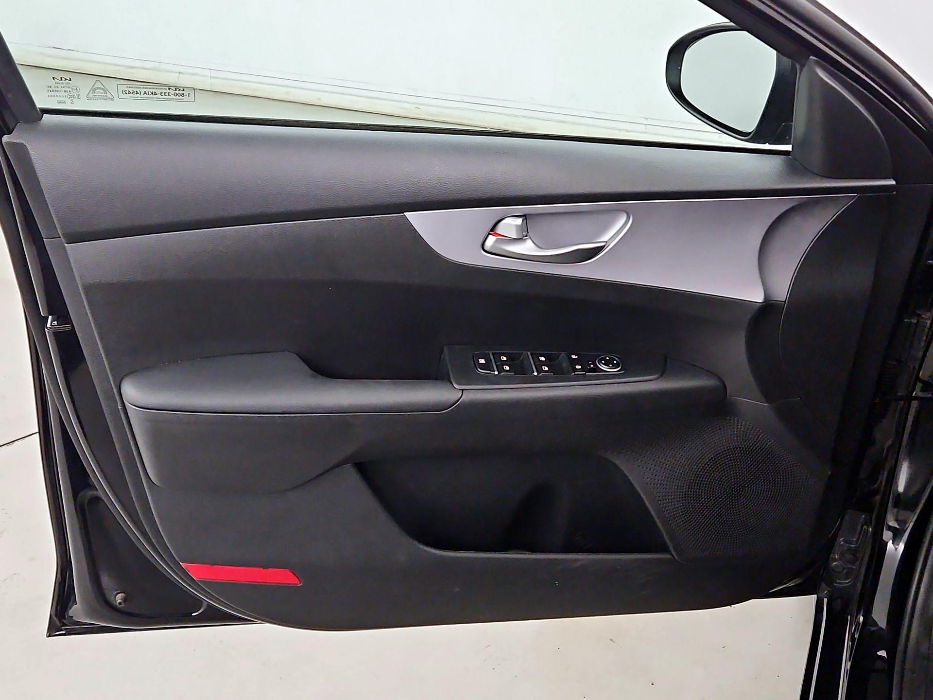 Thumbnail: 2024 Kia Forte - 12