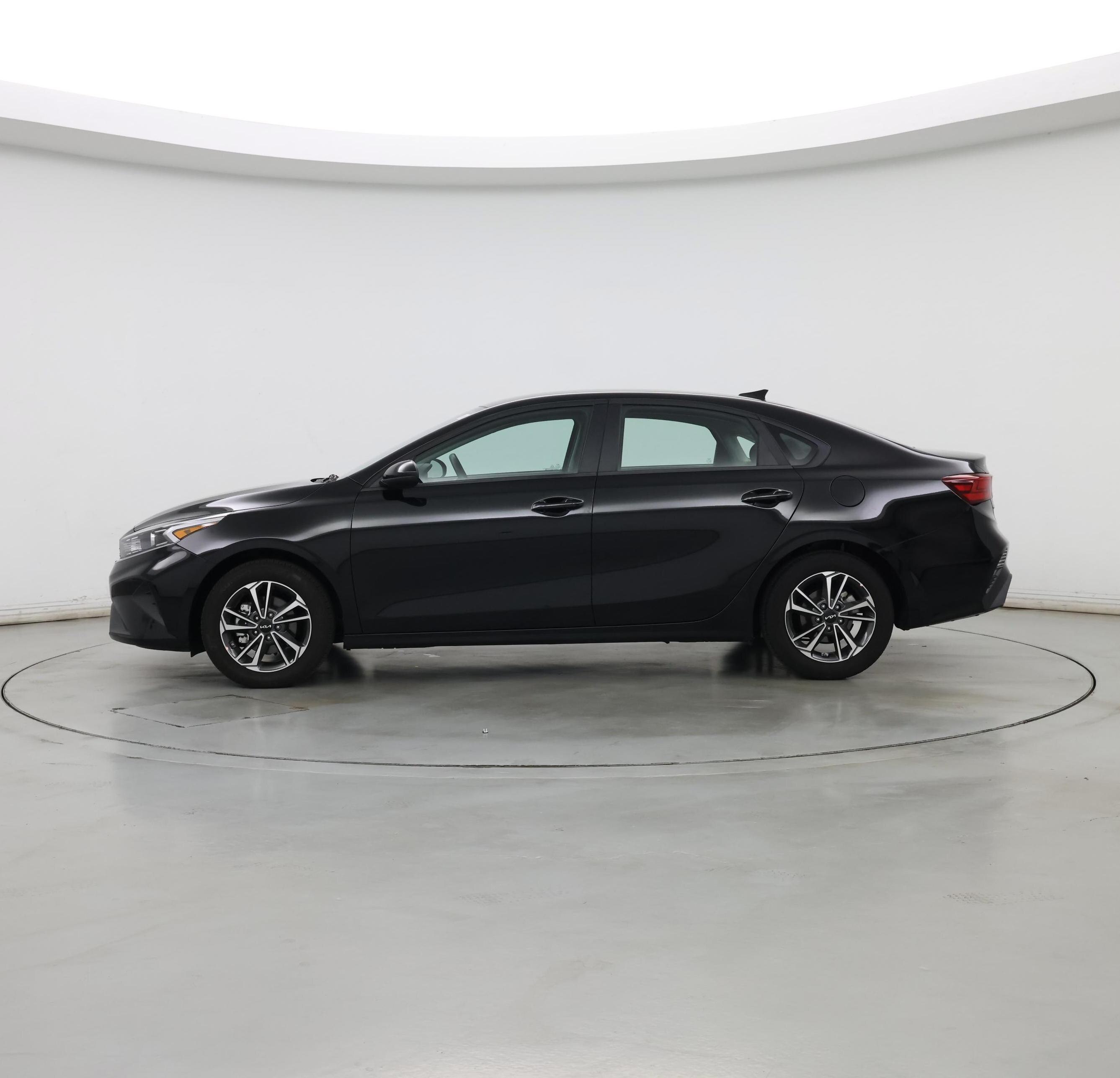Thumbnail: 2024 Kia Forte - 3