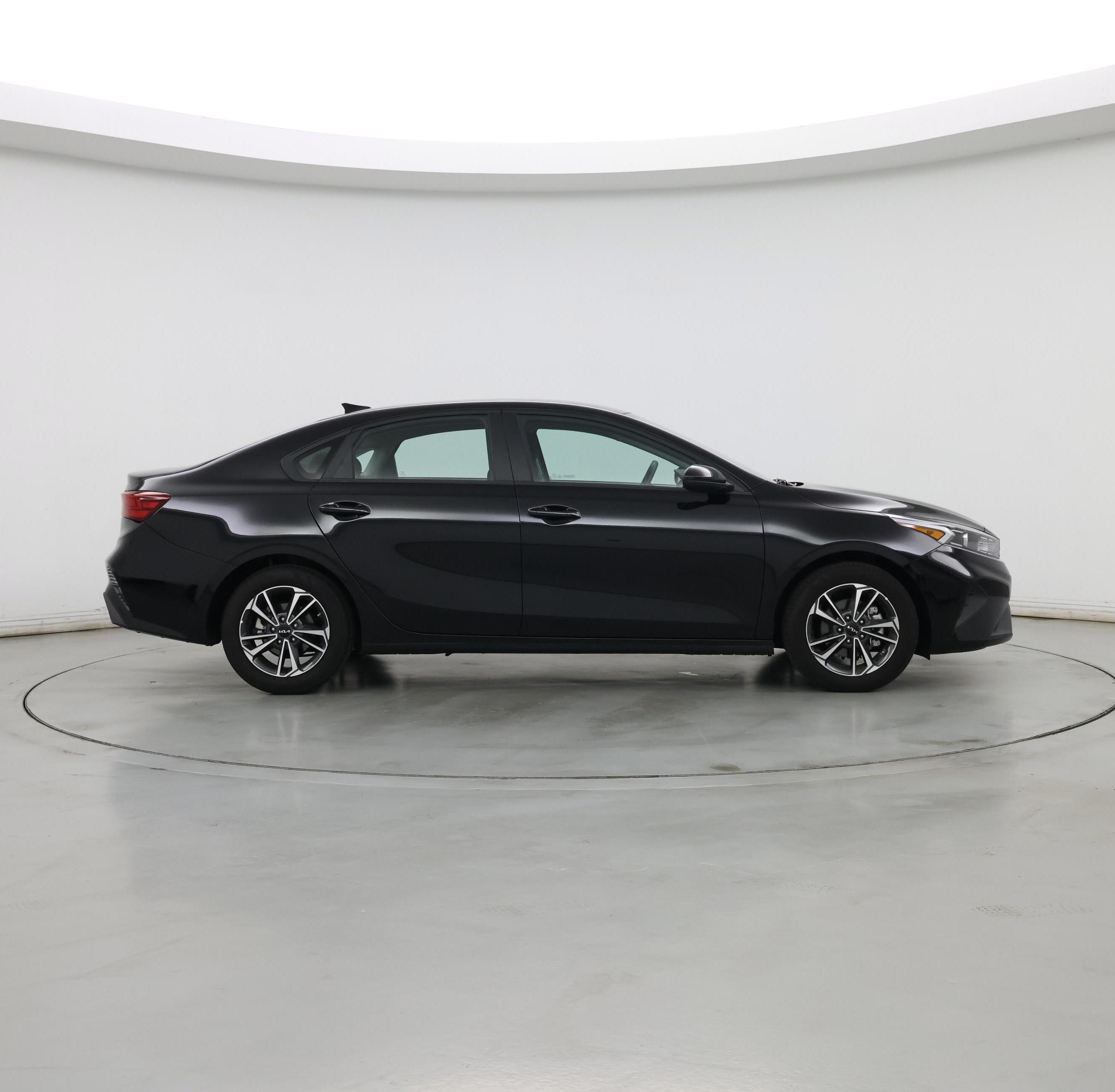 Thumbnail: 2024 Kia Forte - 7