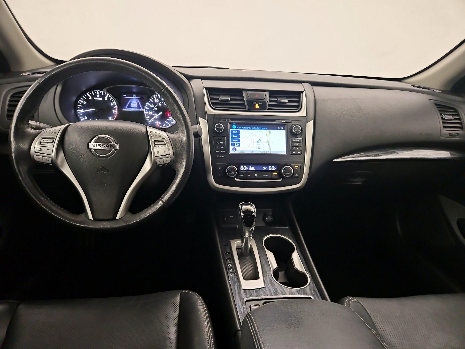 Thumbnail: 2016 Nissan Altima - 9