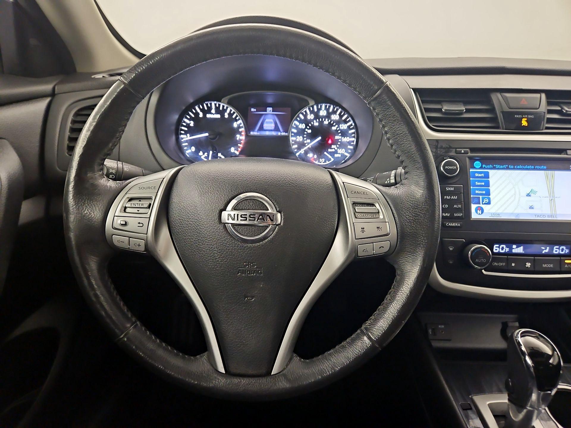 Thumbnail: 2016 Nissan Altima - 10