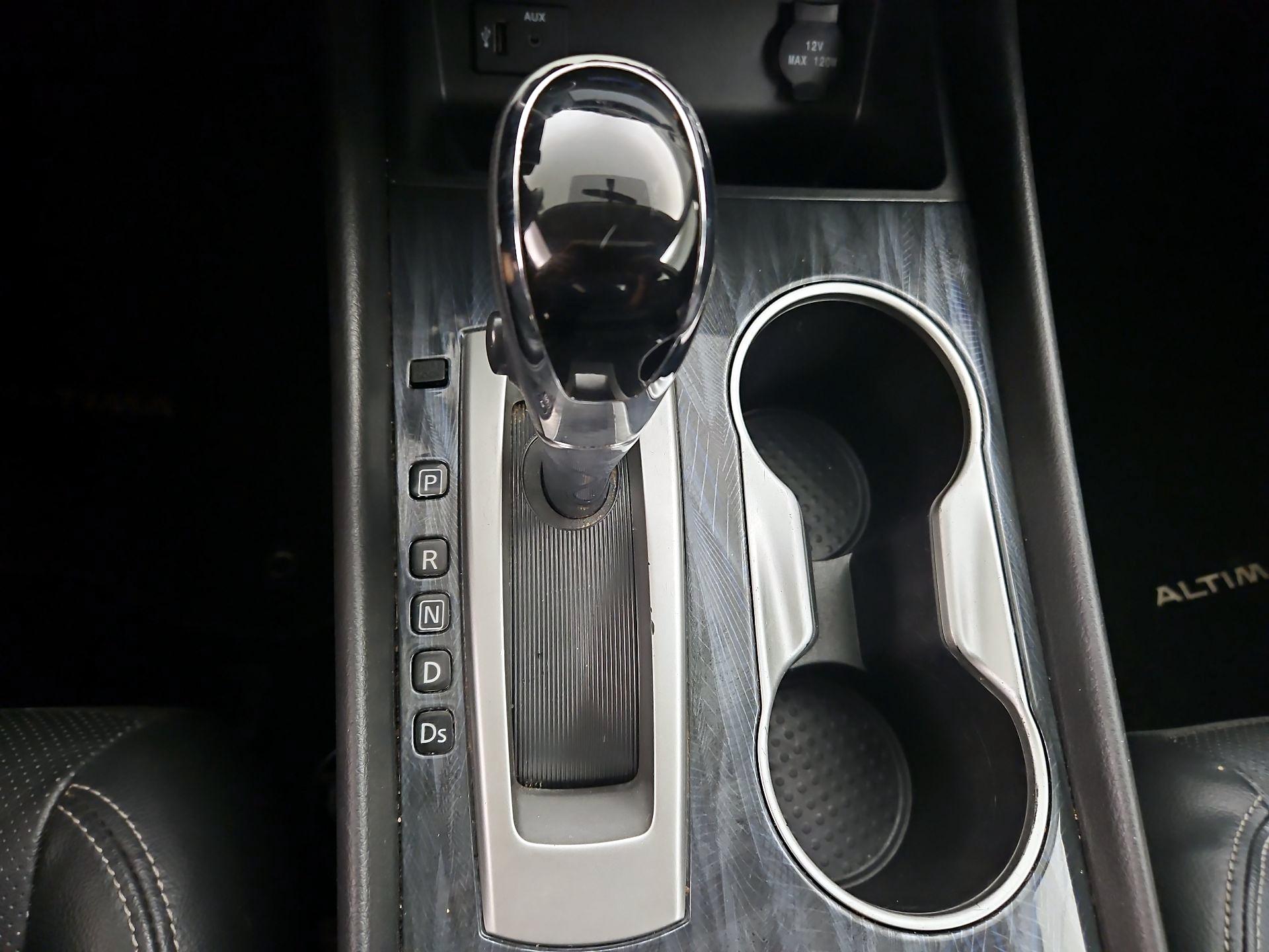 Thumbnail: 2016 Nissan Altima - 17