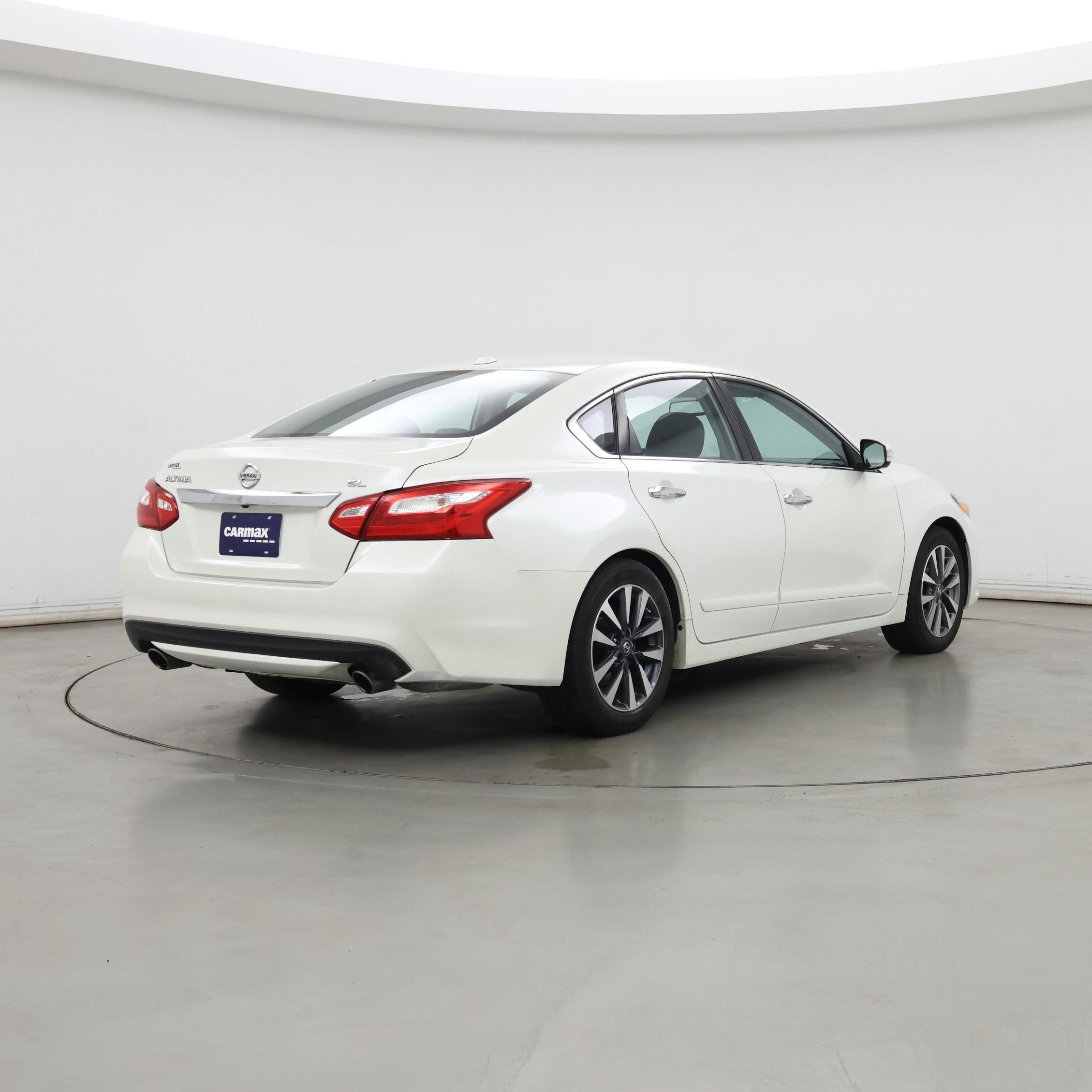Thumbnail: 2016 Nissan Altima - 8