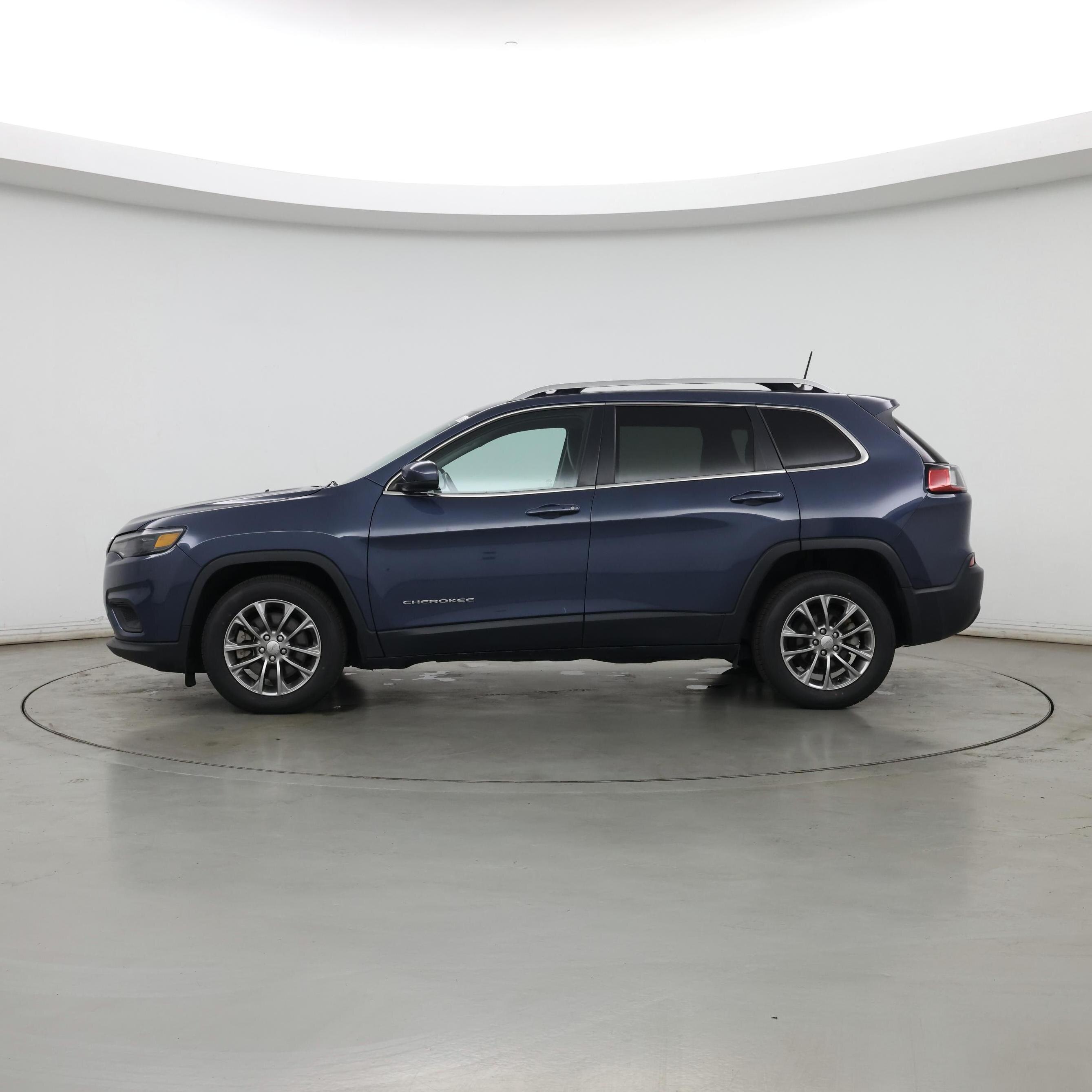 Thumbnail: 2021 Jeep Cherokee - 3