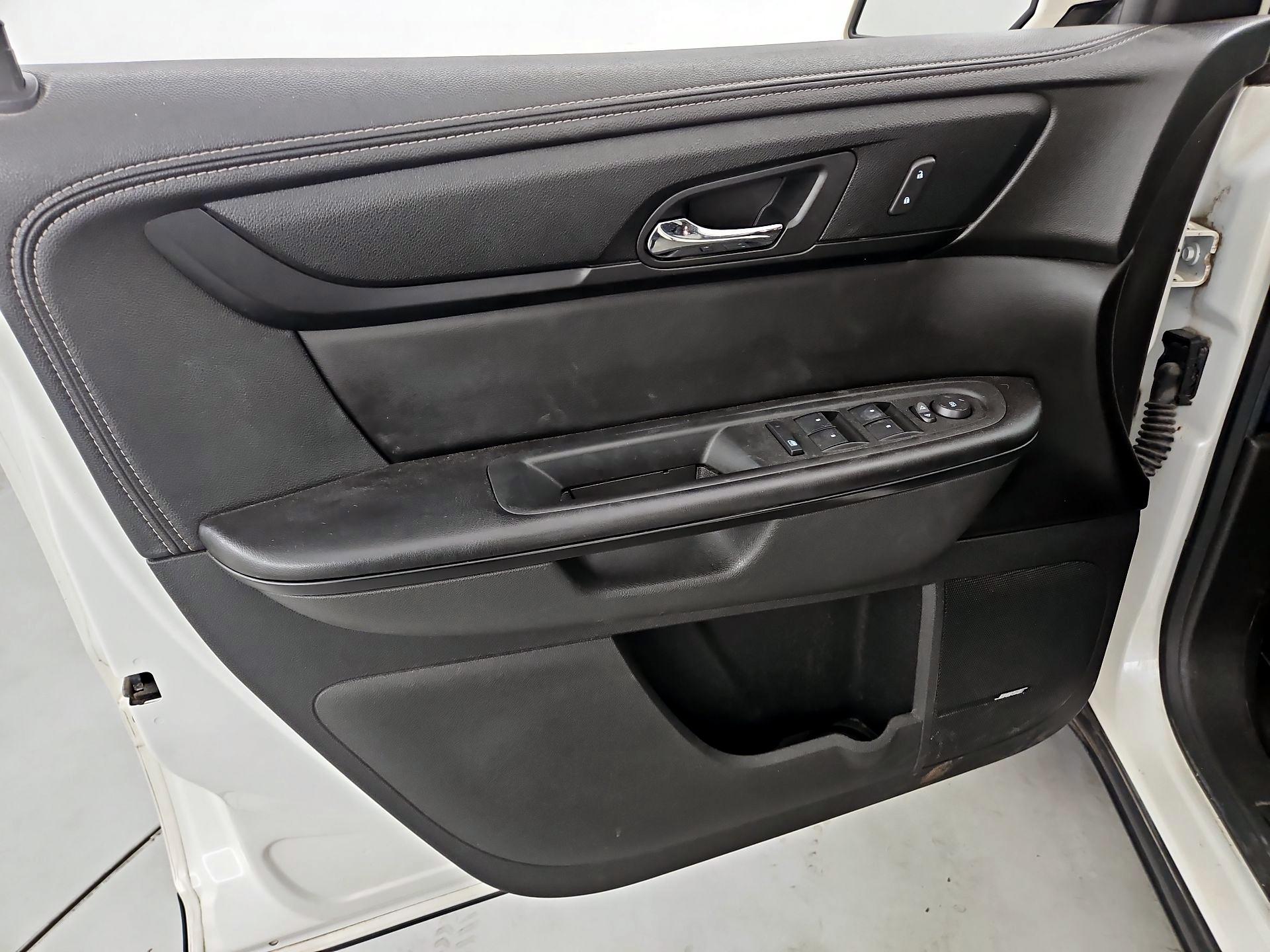 Thumbnail: 2014 Chevrolet Traverse - 12