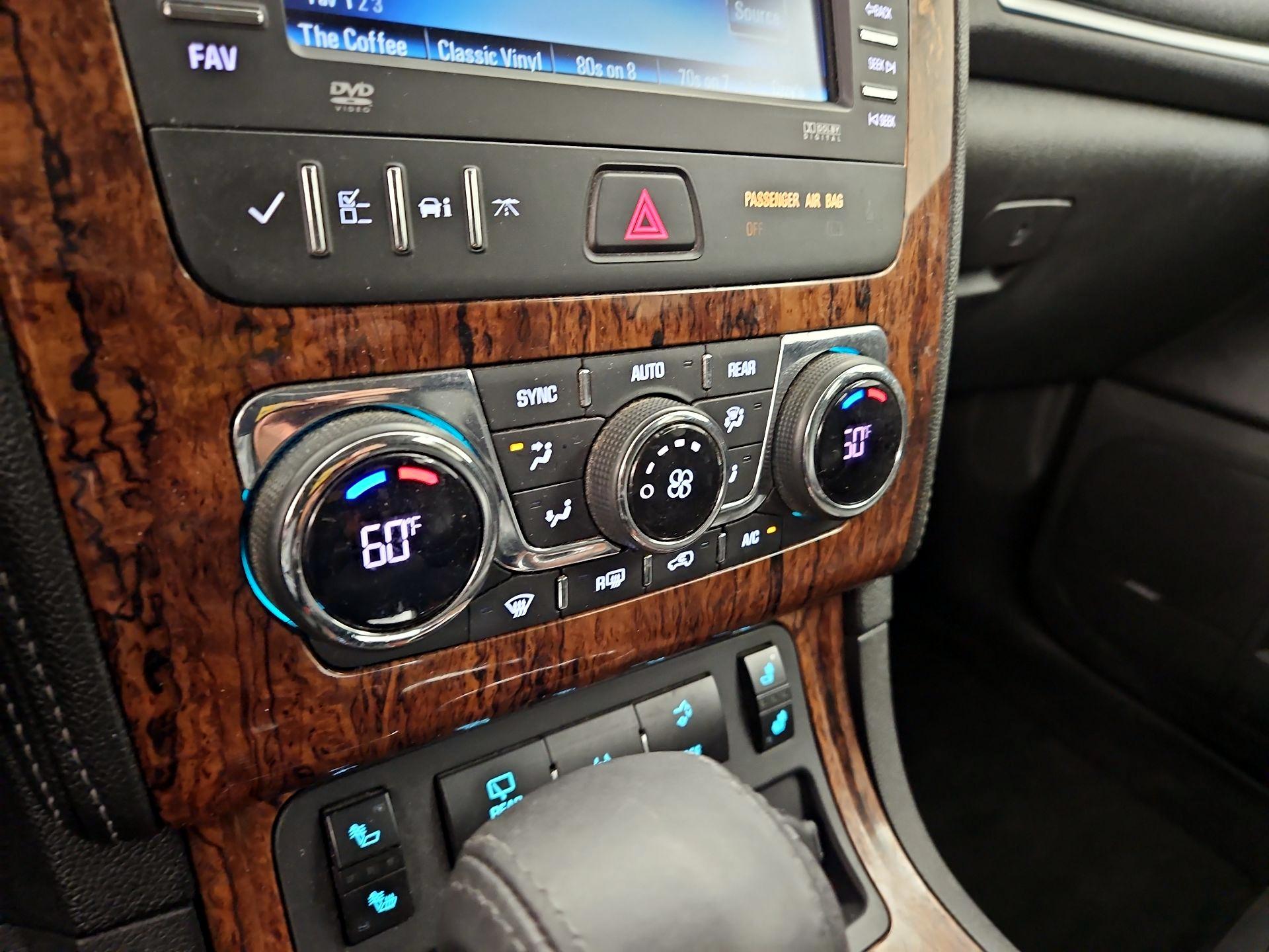 Thumbnail: 2014 Chevrolet Traverse - 16