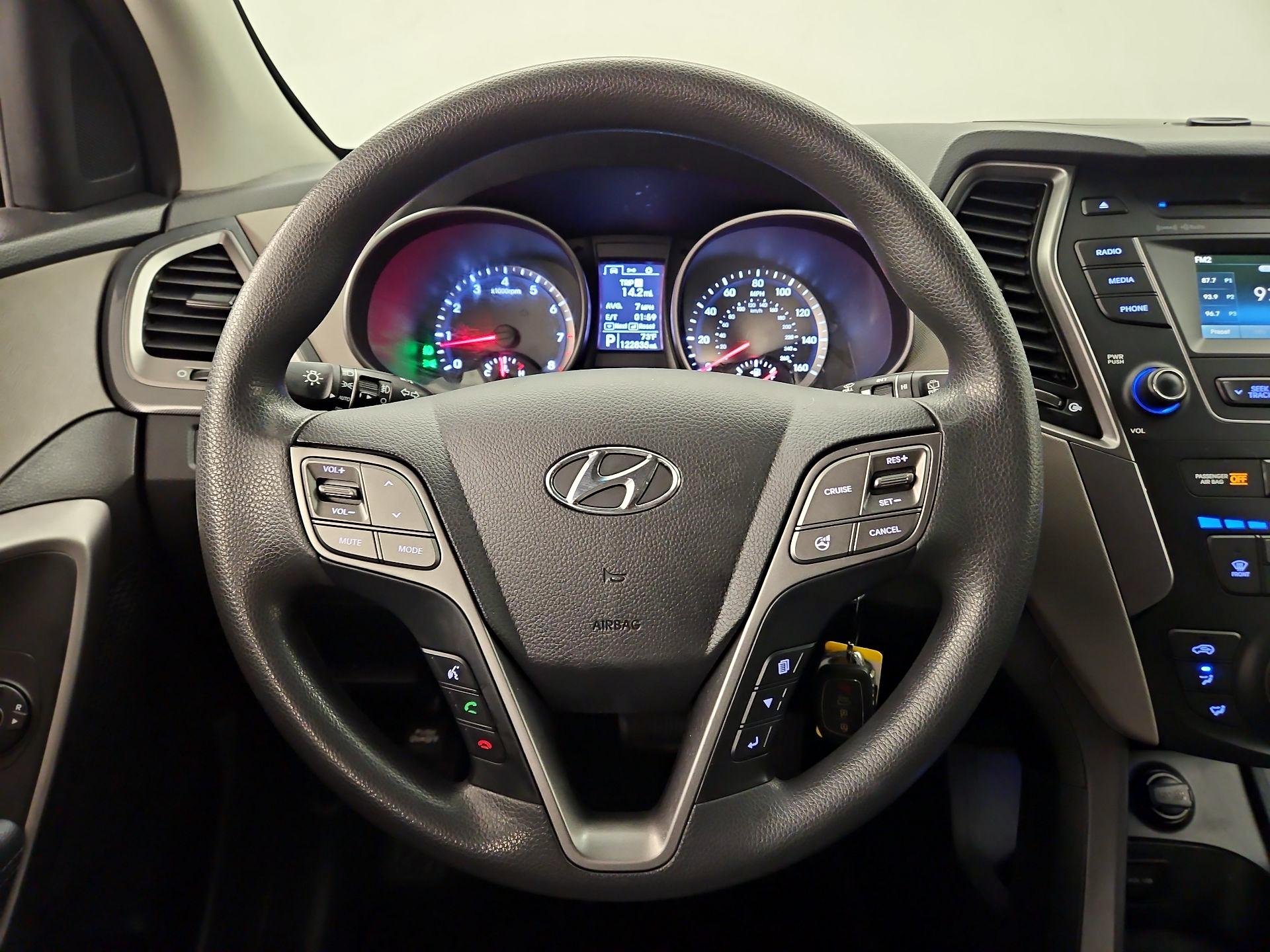 Thumbnail: 2016 Hyundai Santa Fe - 10