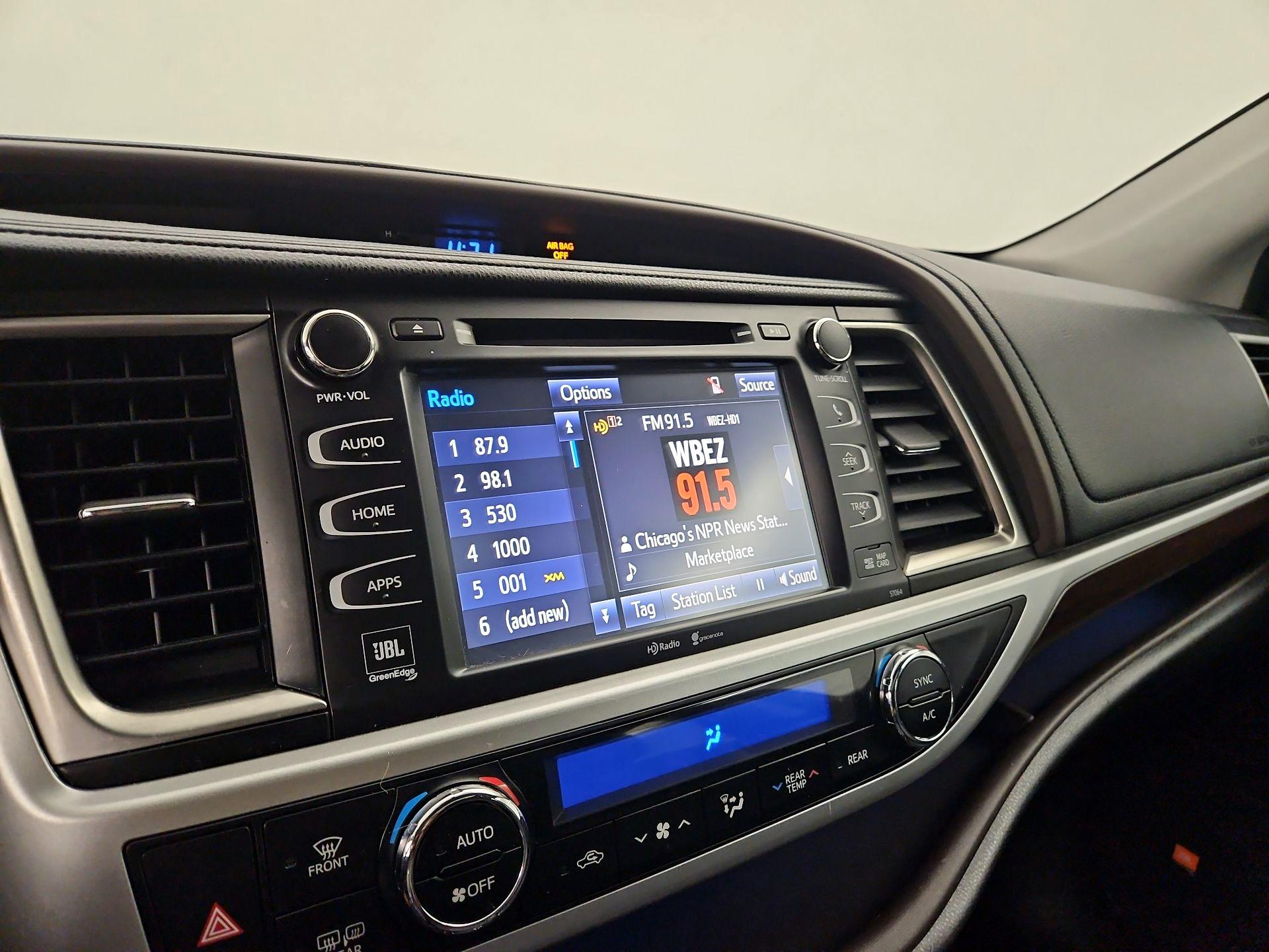 Thumbnail: 2015 Toyota Highlander - 15