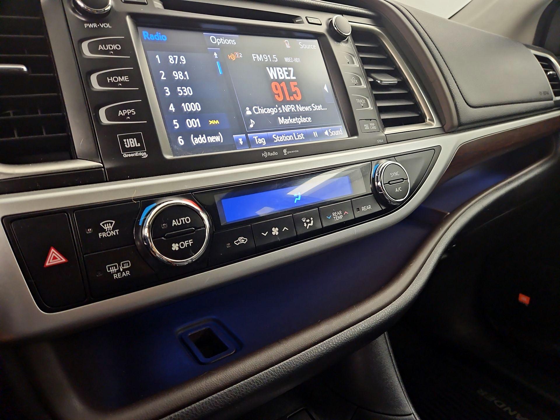 Thumbnail: 2015 Toyota Highlander - 16
