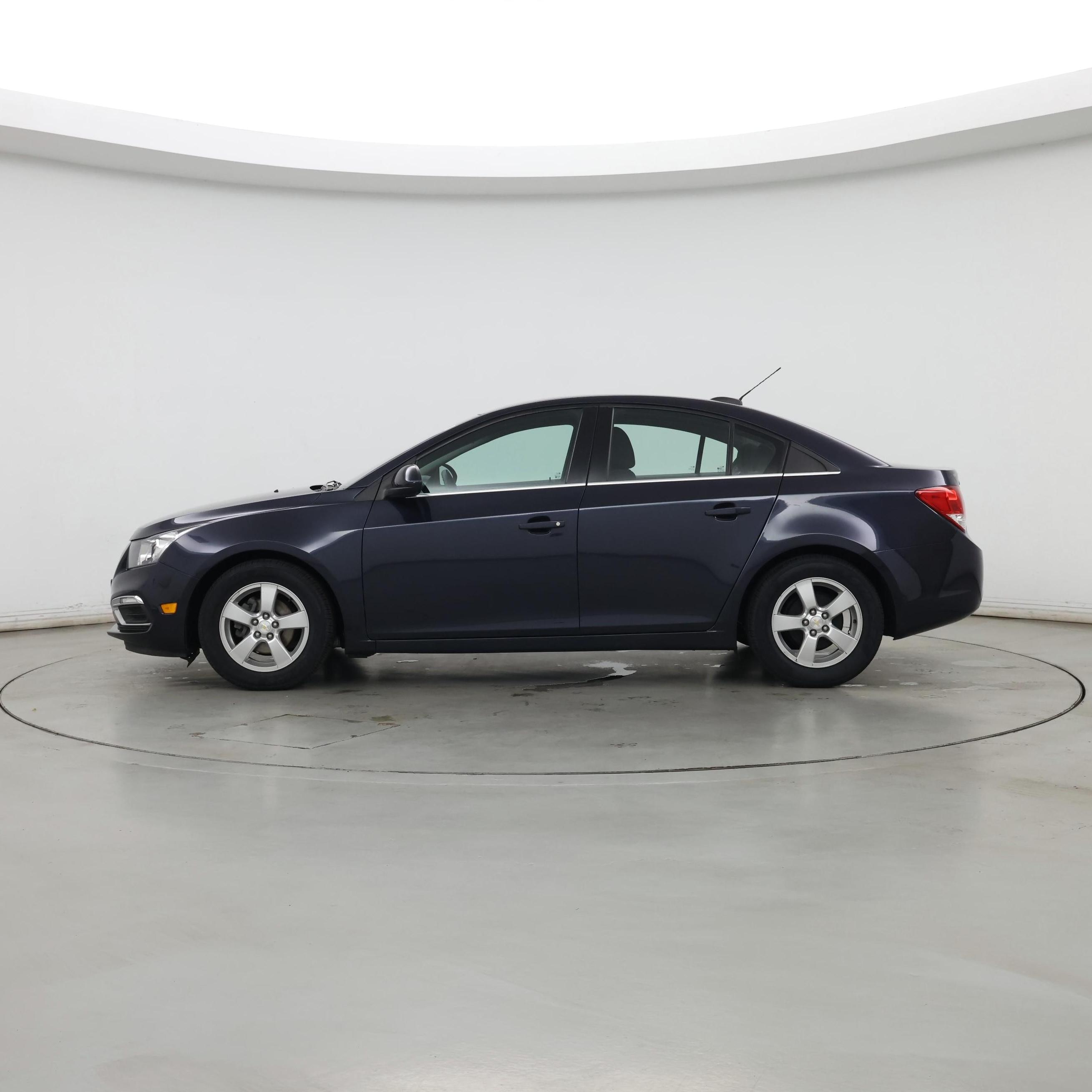 Thumbnail: 2016 Chevrolet Cruze - 3