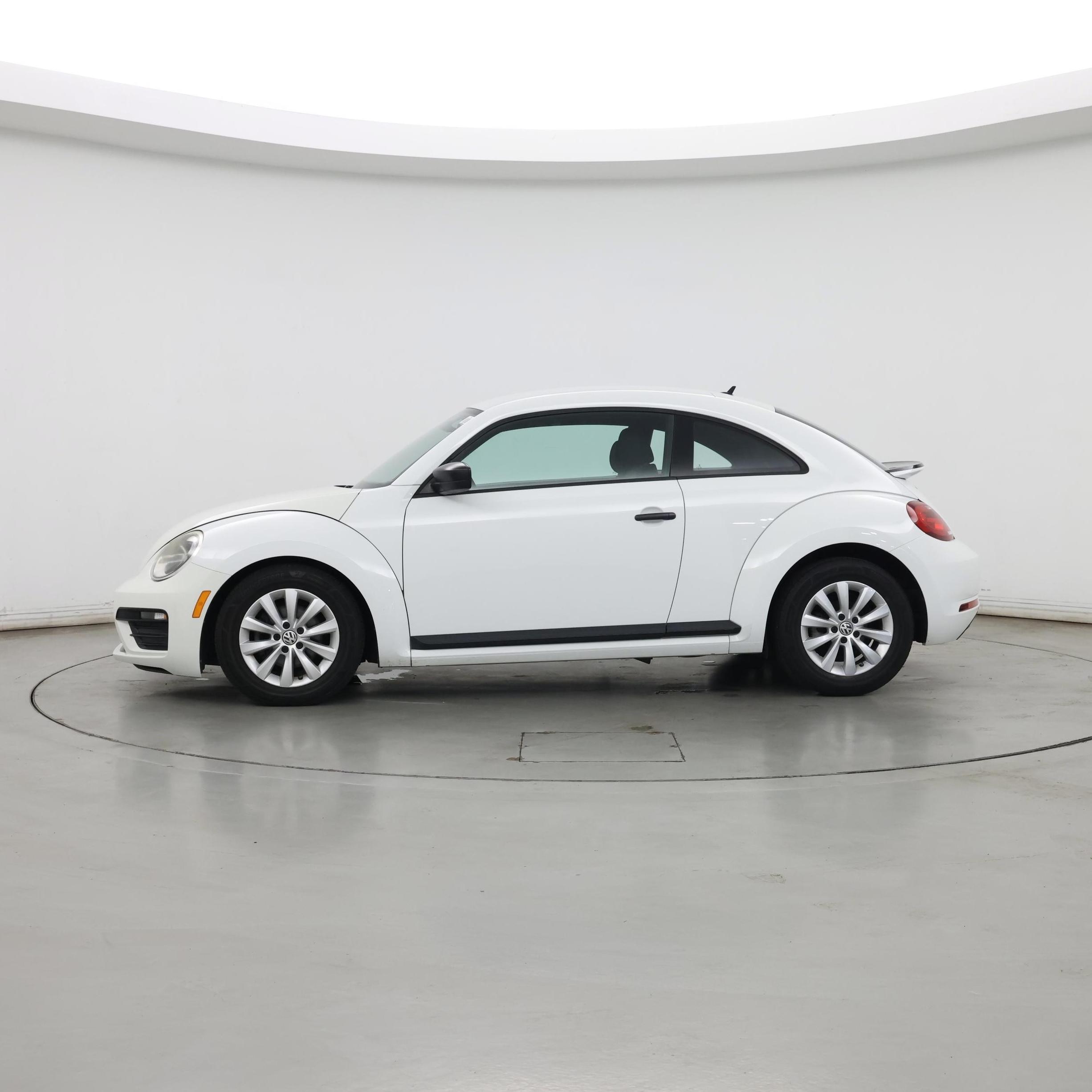Thumbnail: 2017 Volkswagen Beetle - 3
