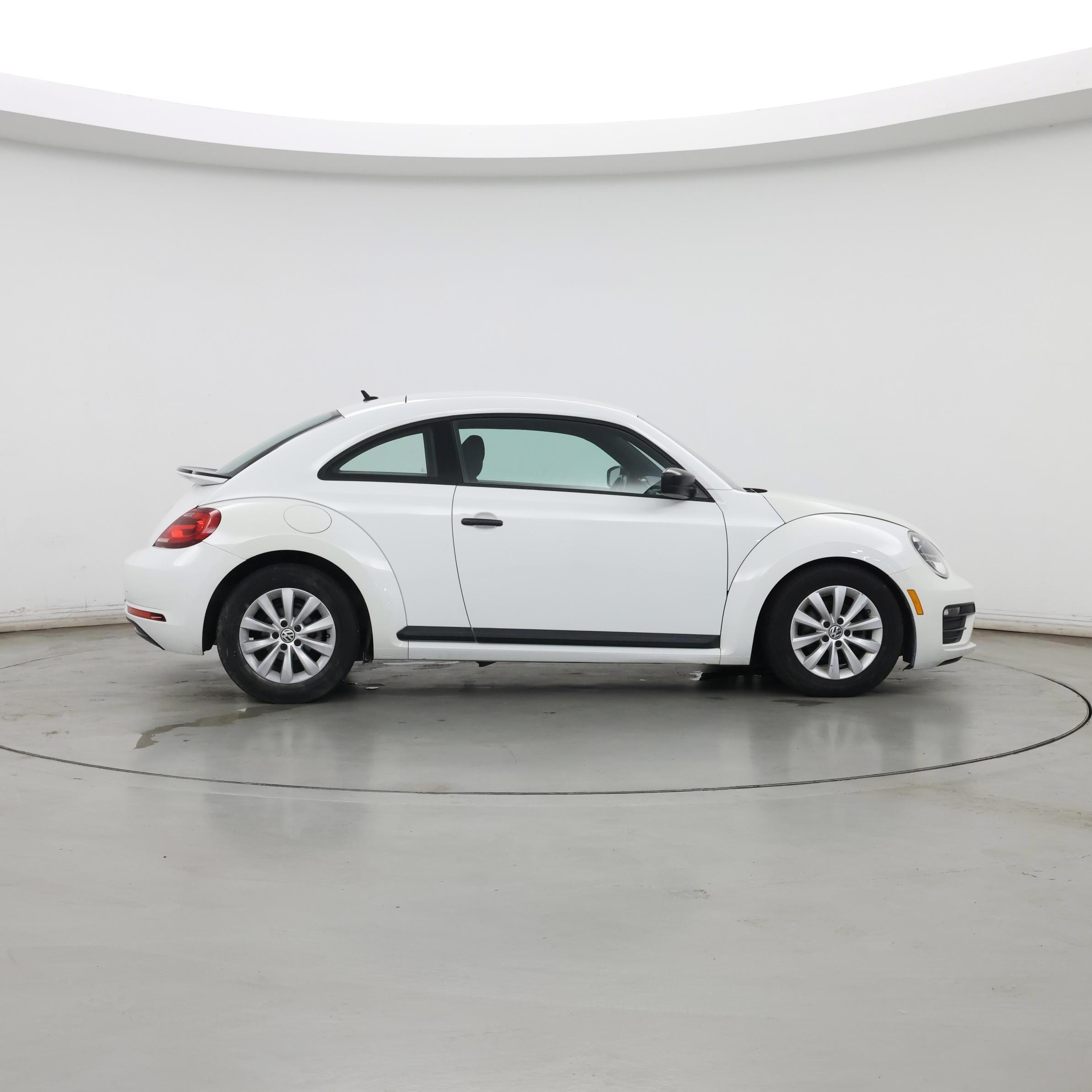 Thumbnail: 2017 Volkswagen Beetle - 7