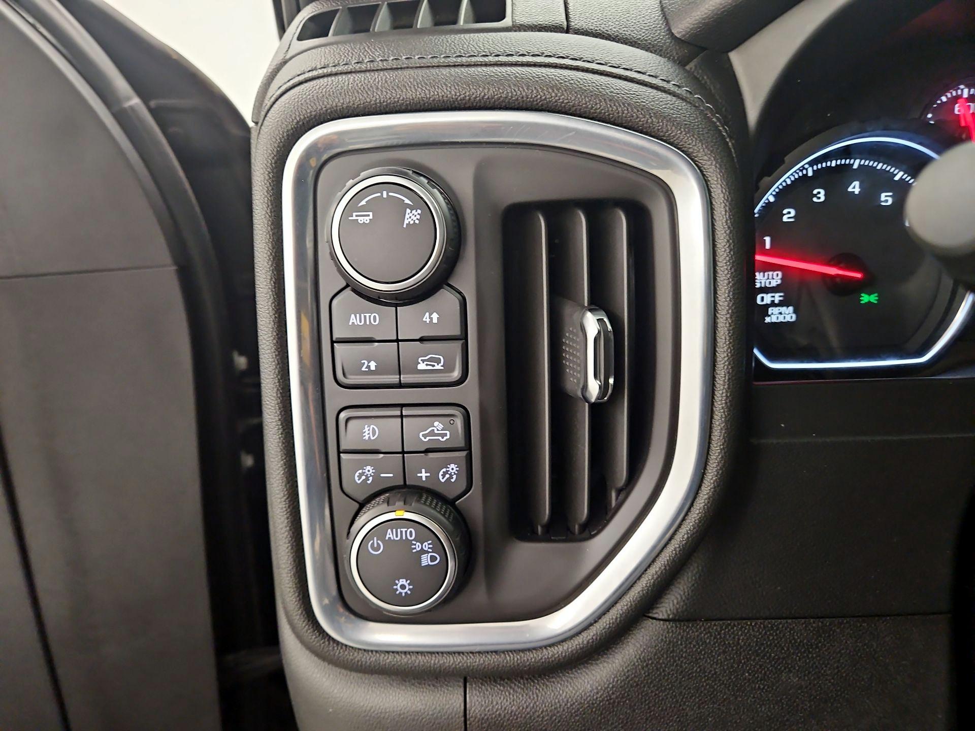 Thumbnail: 2019 Chevrolet Silverado 1500 - 13