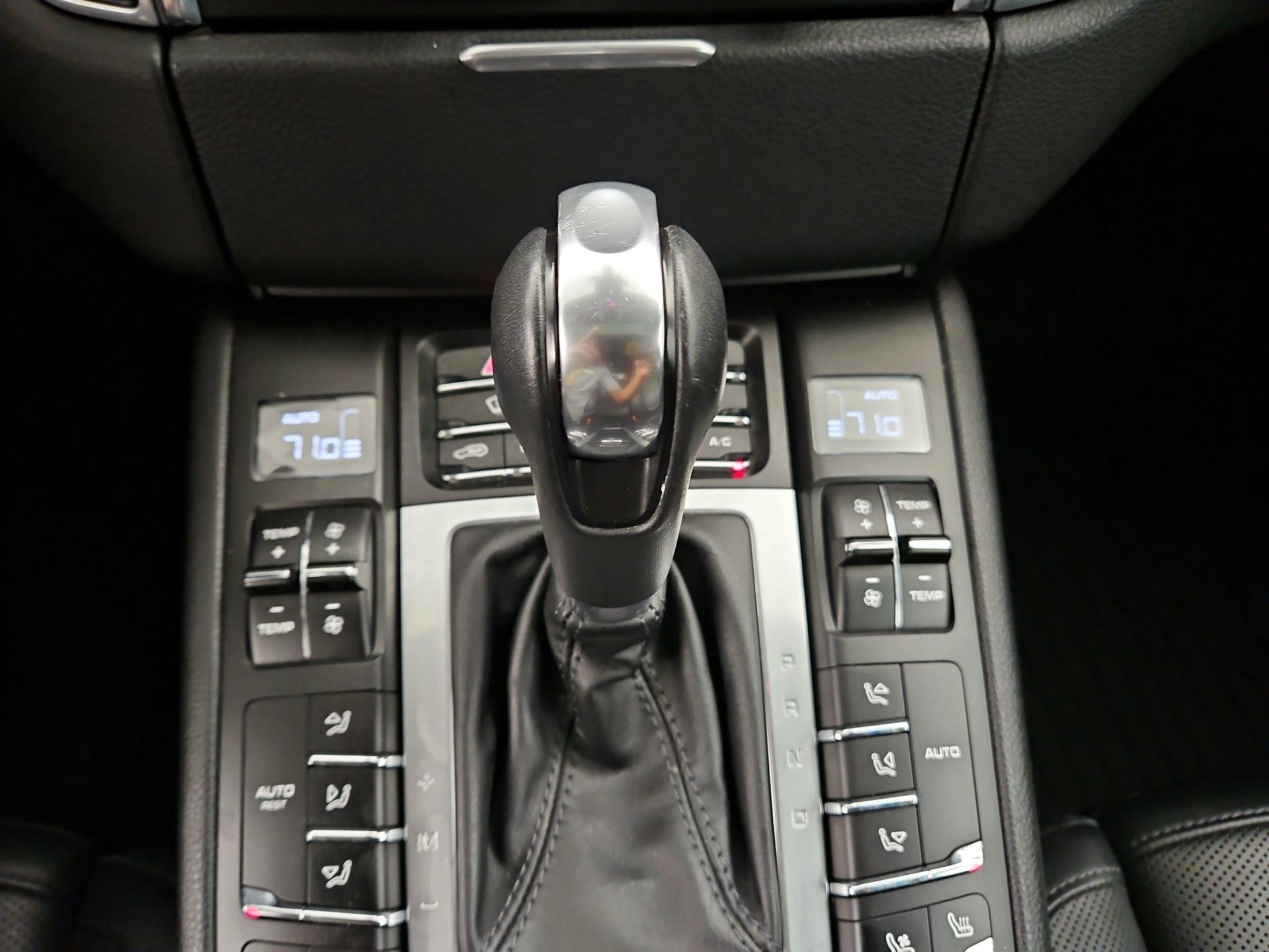 Thumbnail: 2017 Porsche Macan - 18