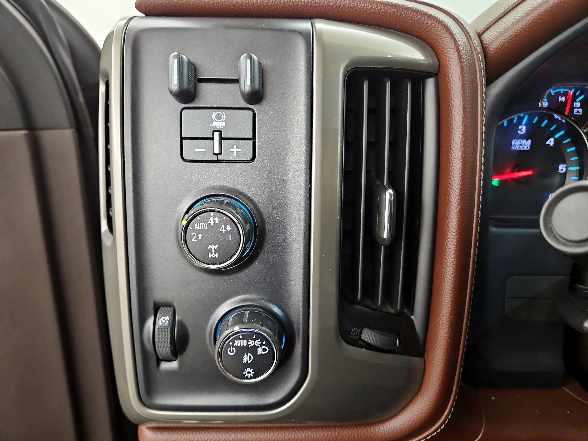 Thumbnail: 2015 Chevrolet Silverado 1500 - 13