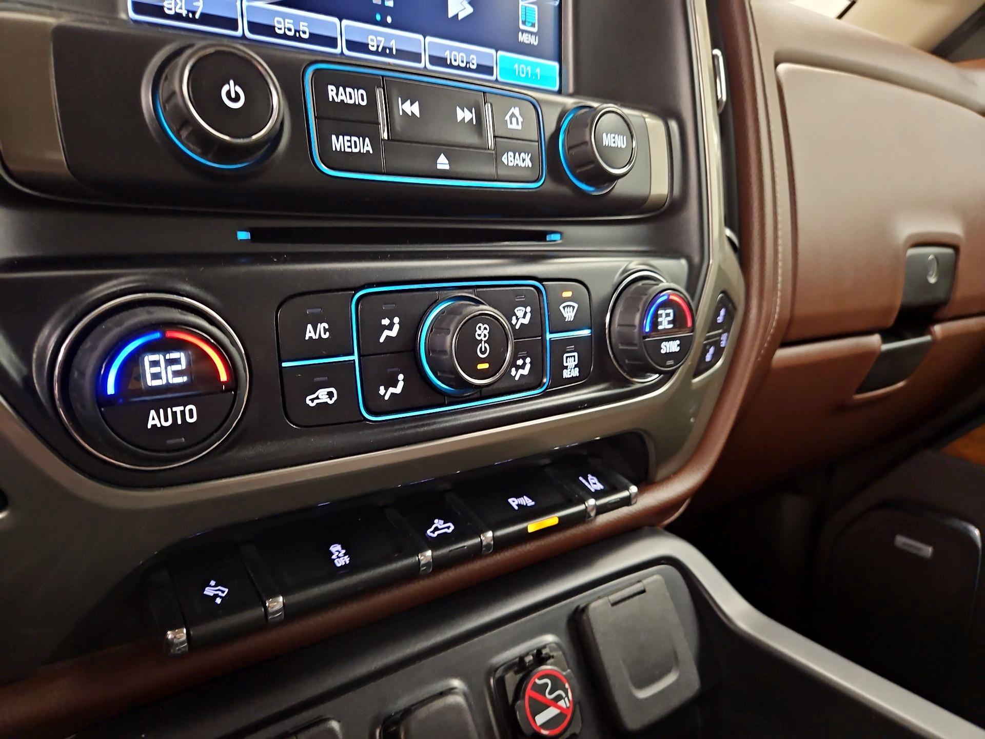 Thumbnail: 2015 Chevrolet Silverado 1500 - 17