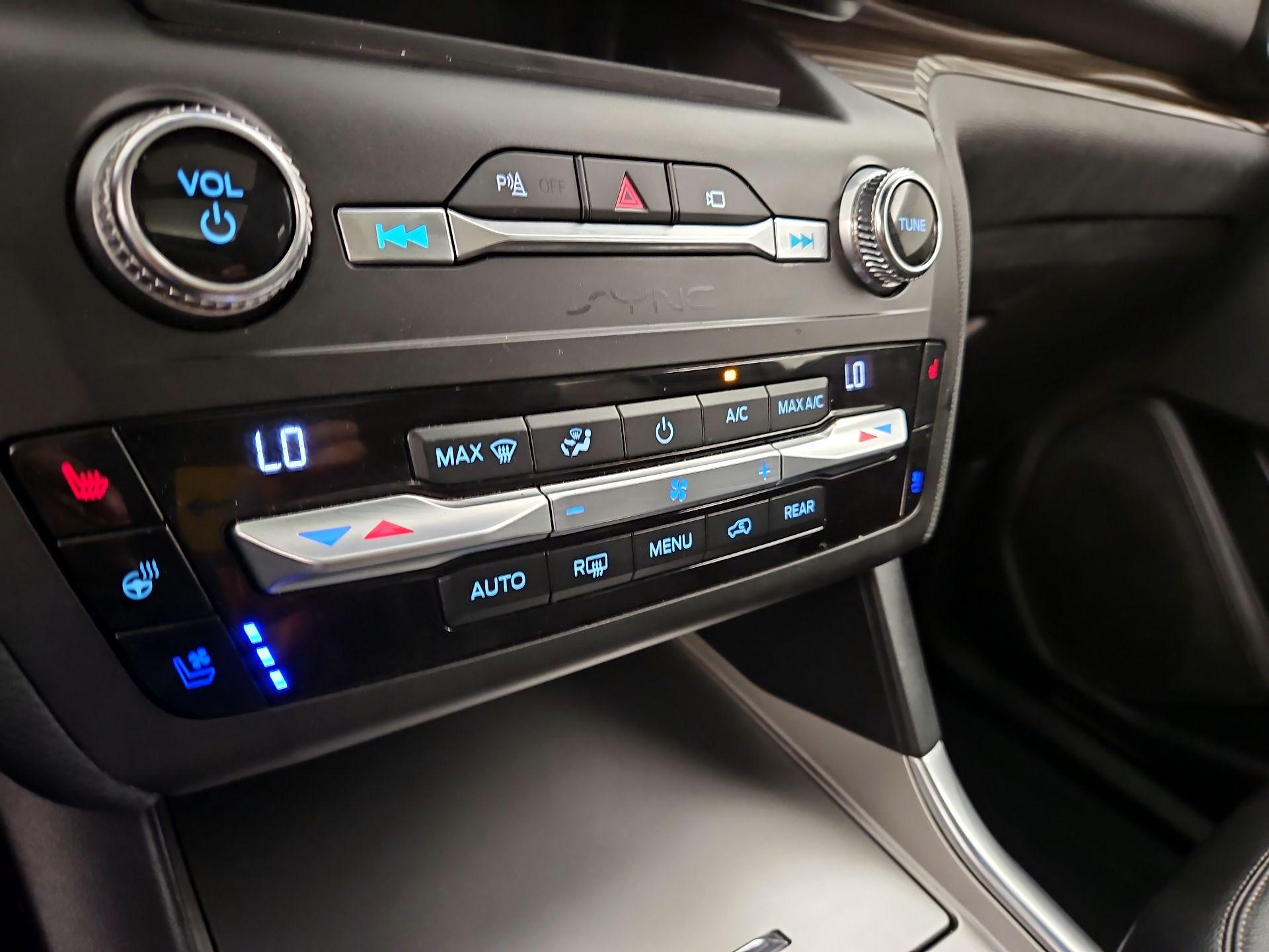 Thumbnail: 2020 Ford Explorer - 17