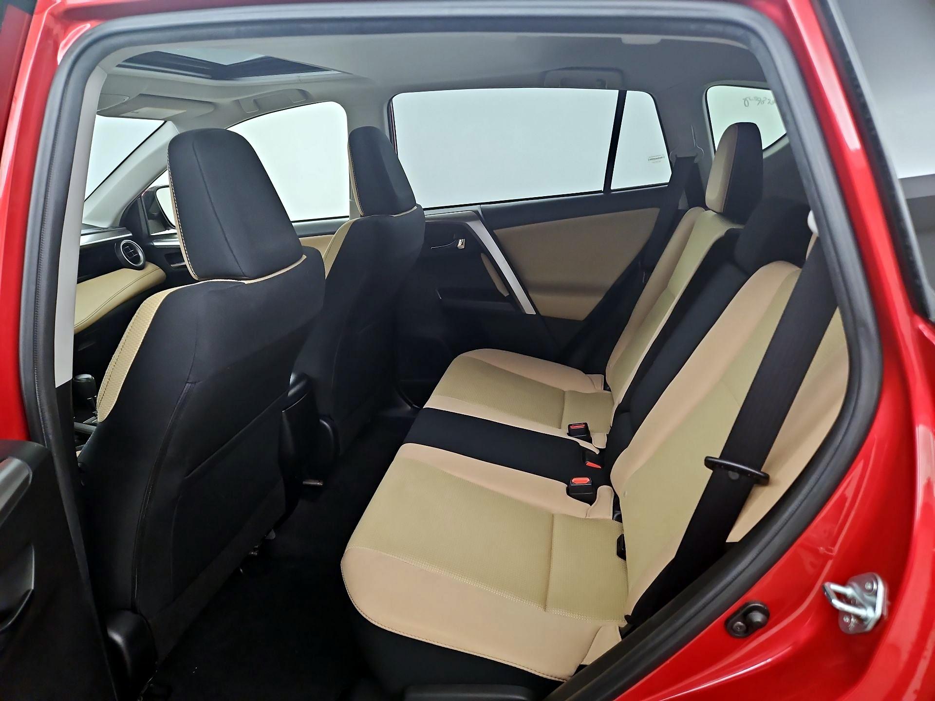Thumbnail: 2016 Toyota RAV4 - 18