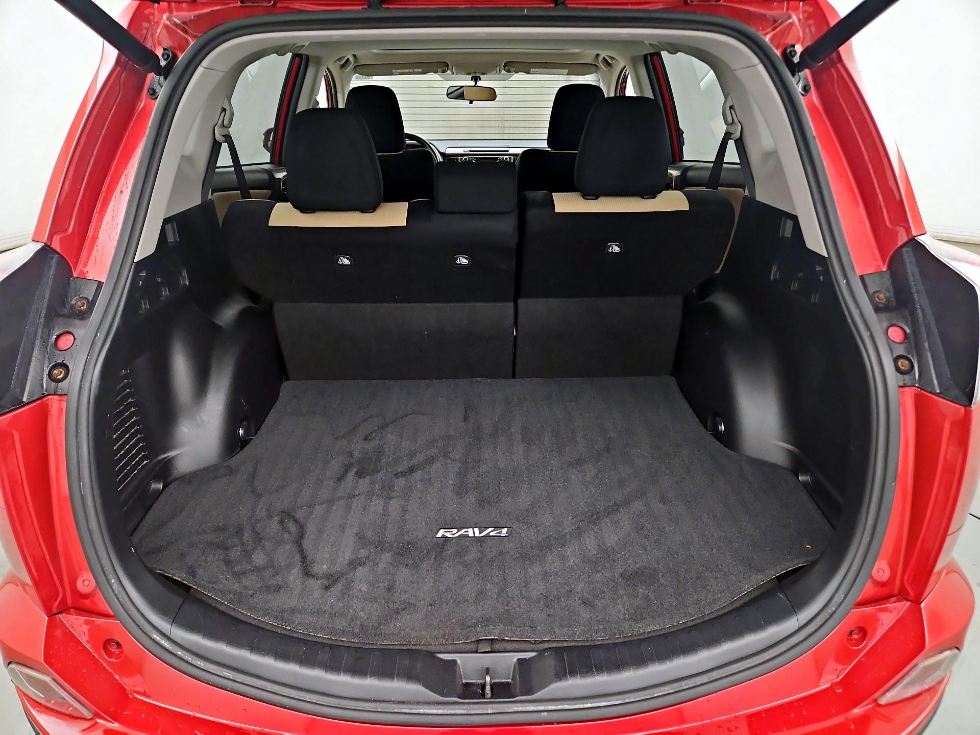 Thumbnail: 2016 Toyota RAV4 - 19