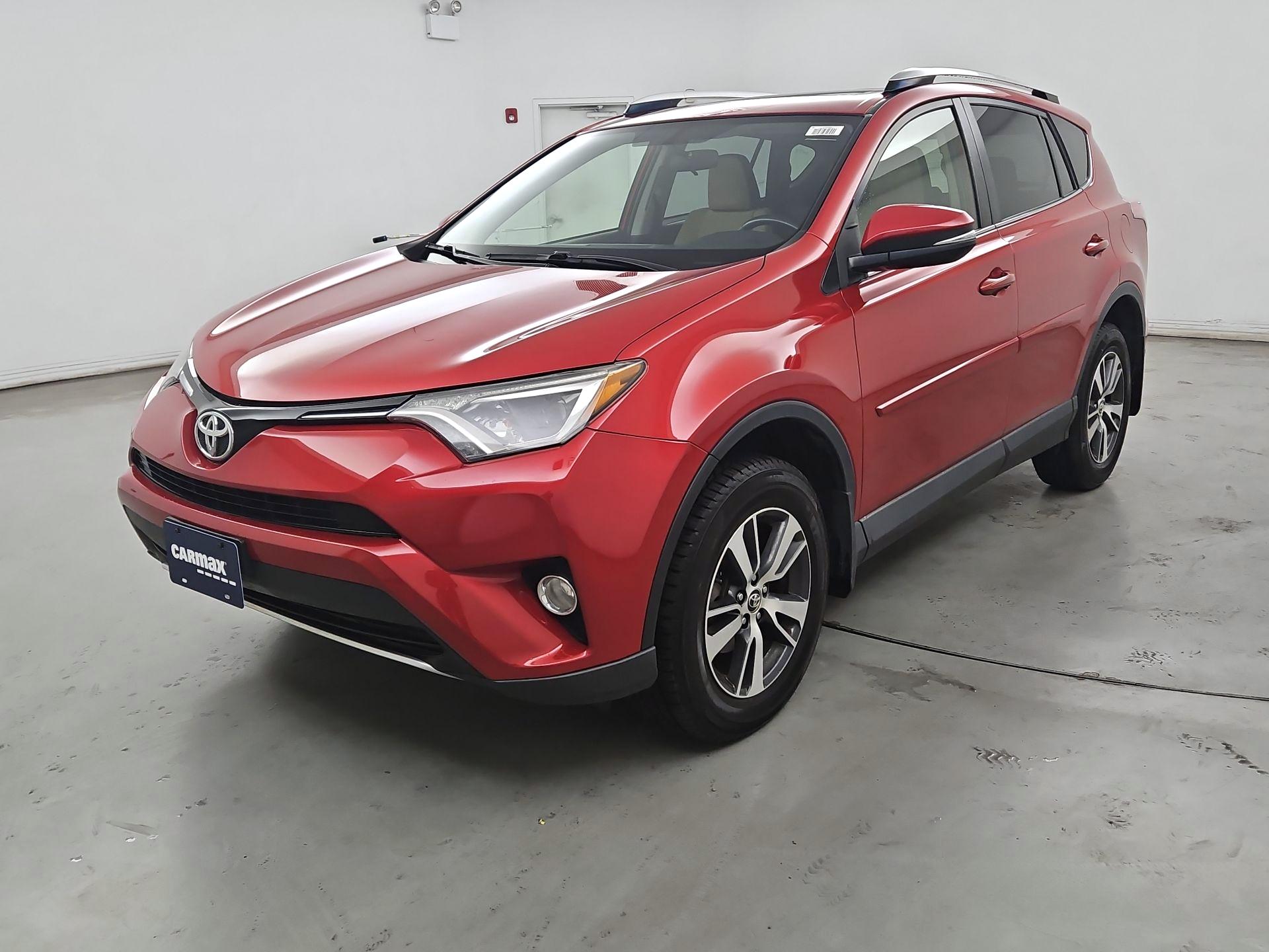 Thumbnail: 2016 Toyota RAV4 - 3