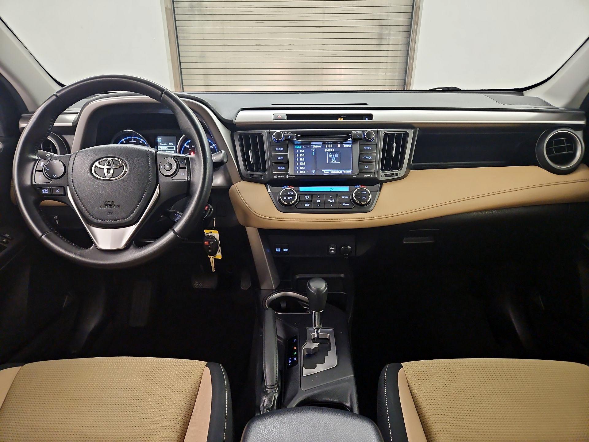 Thumbnail: 2016 Toyota RAV4 - 8