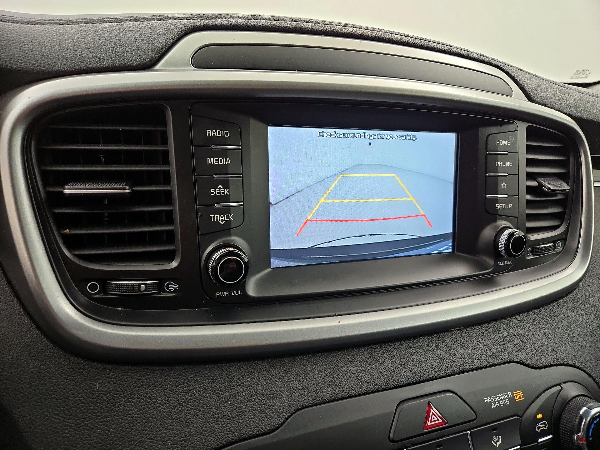Thumbnail: 2019 Kia Sorento - 14