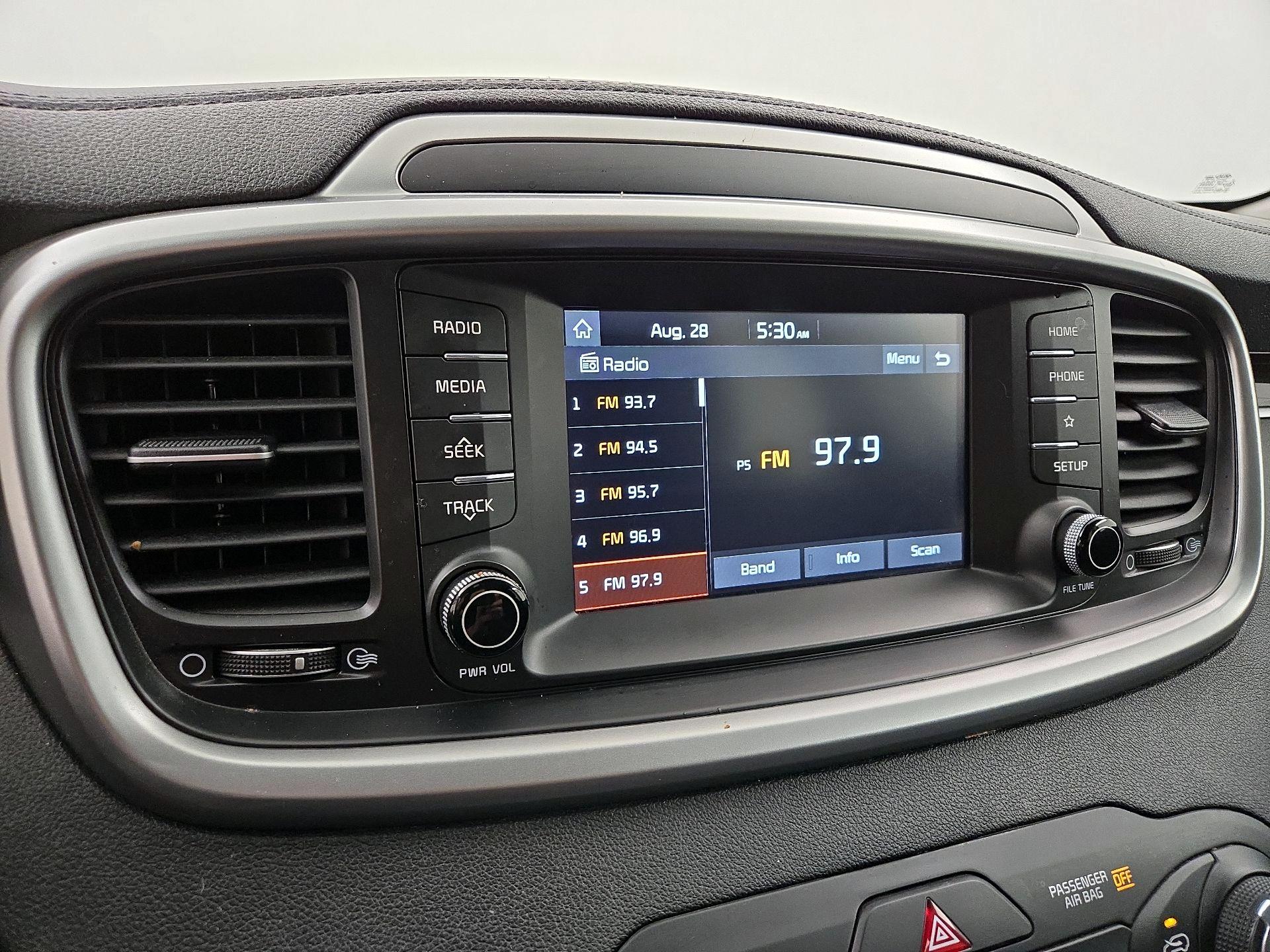 Thumbnail: 2019 Kia Sorento - 15