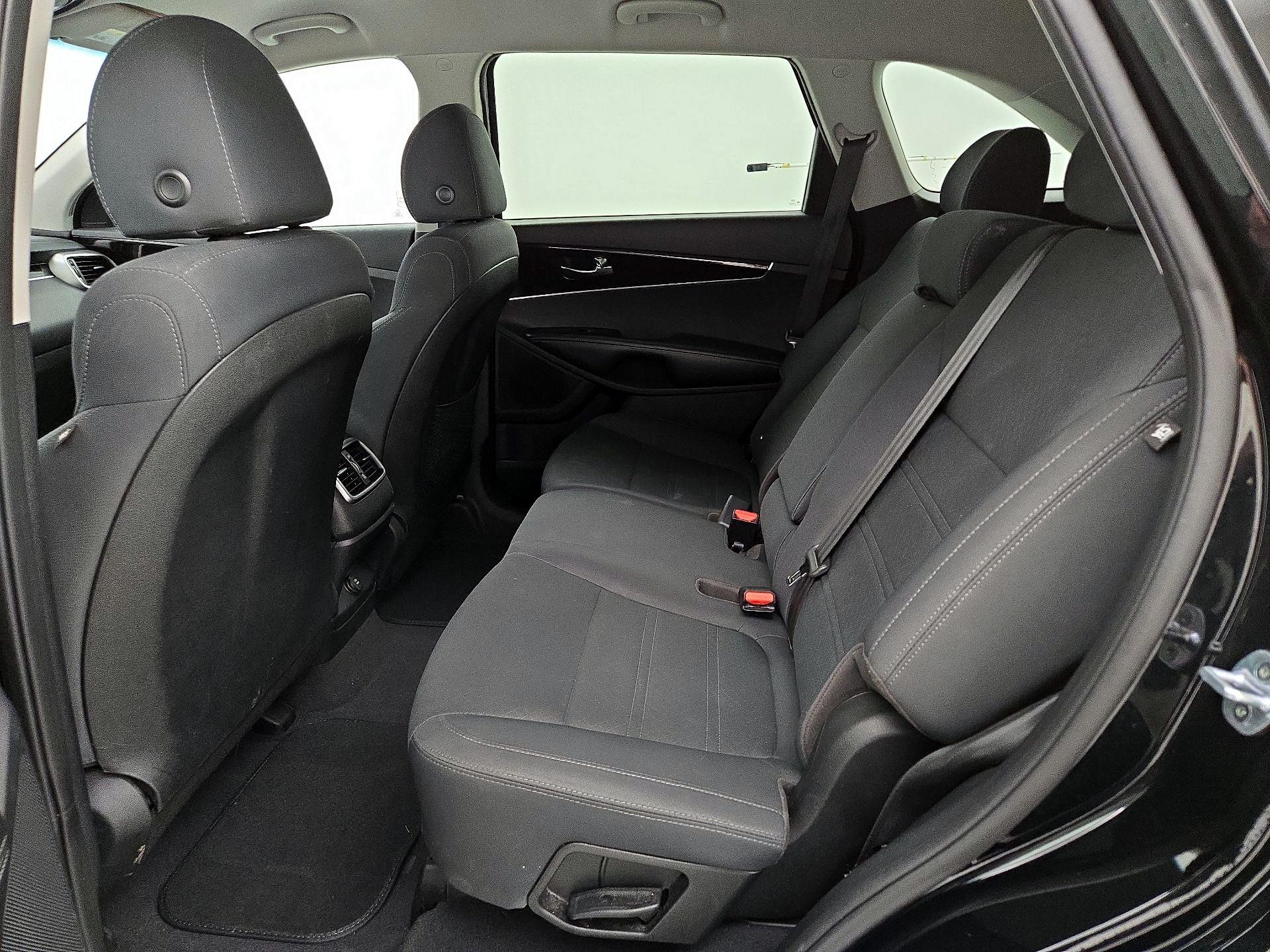 Thumbnail: 2019 Kia Sorento - 19