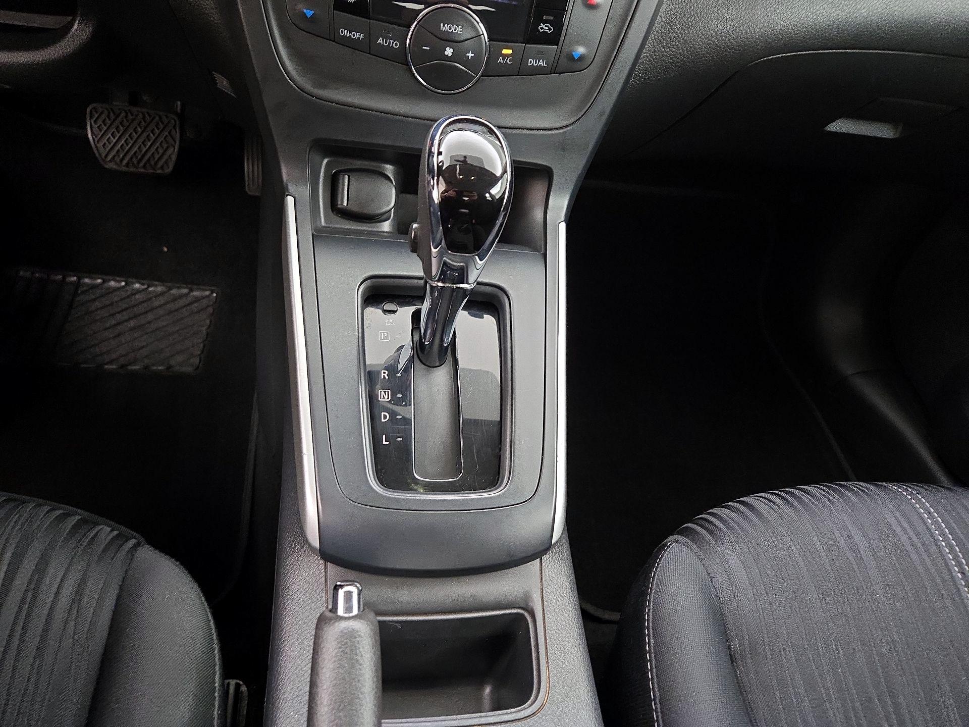 Thumbnail: 2018 Nissan Sentra - 17