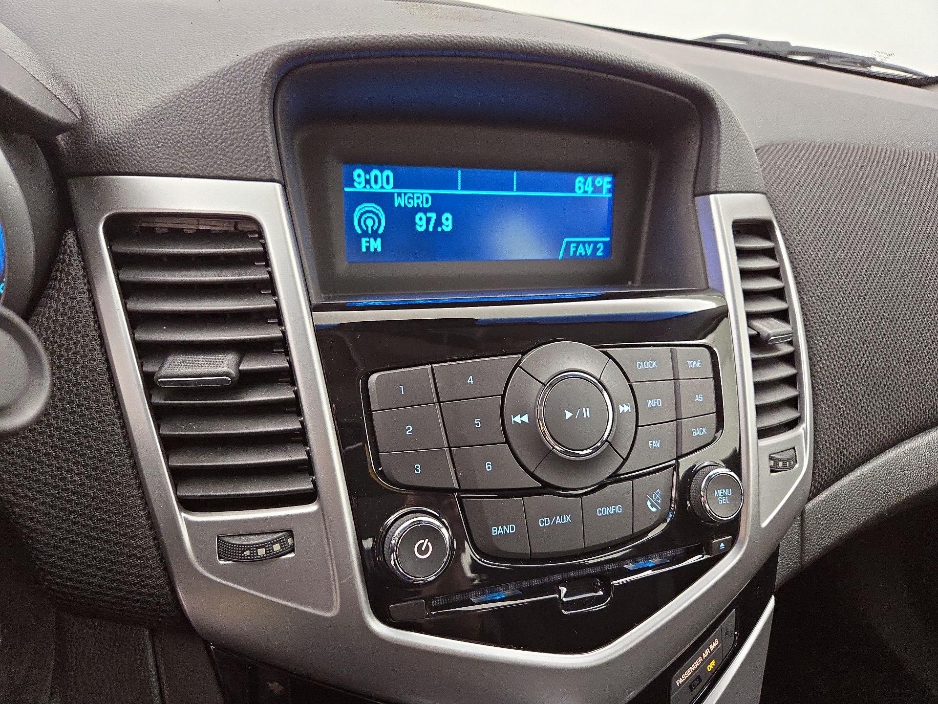 Thumbnail: 2015 Chevrolet Cruze - 14