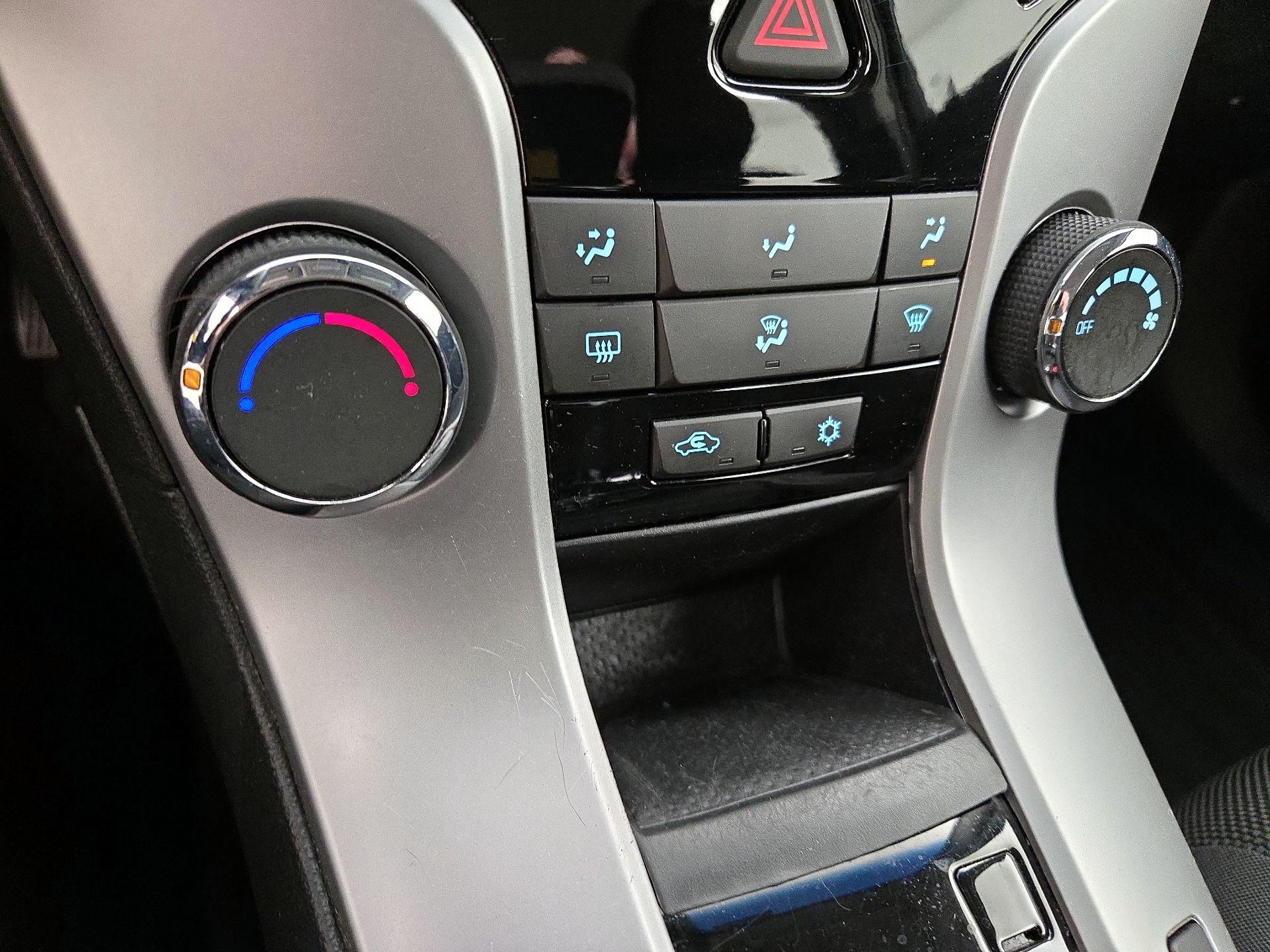 Thumbnail: 2015 Chevrolet Cruze - 15
